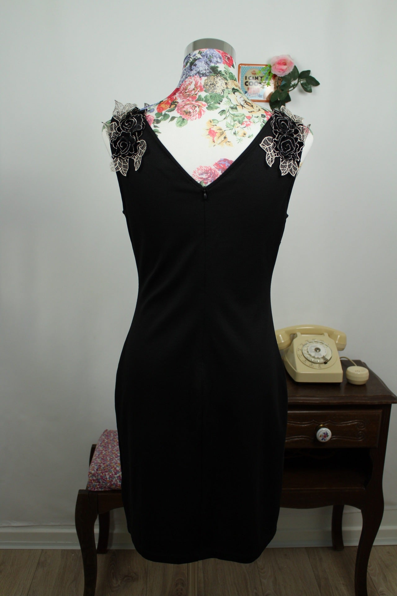 🌸🍒Robe noire Bodycon dress Yessica Y2k fin 2000s - roses en velours & feuilles dorées - Taille 38🍒🌸
