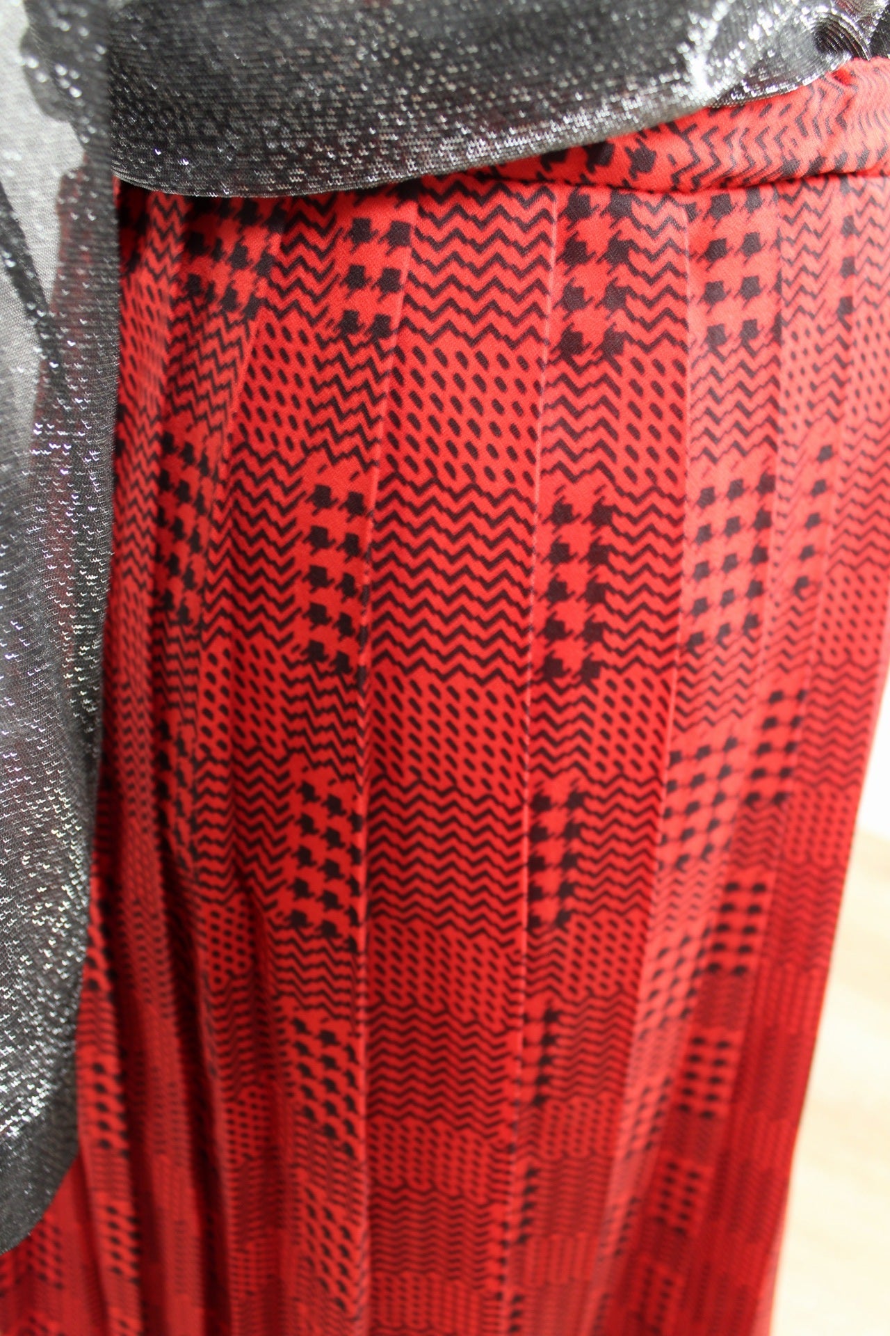 🌸🍒Jupe plissée vintage 80's rouge motifs graphiques - Taille 48/50🍒🌸