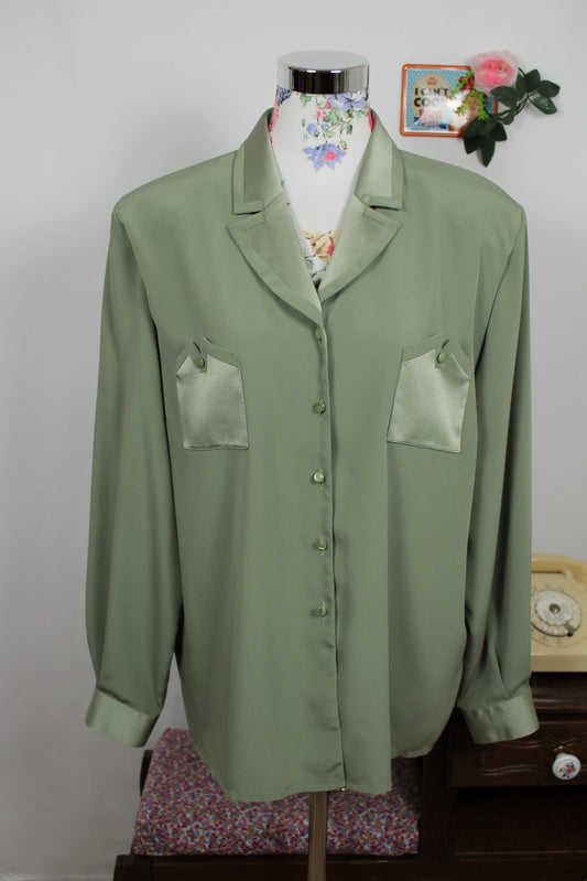 🌸🍒Chemise vintage 80/90's vert sauge satinée - chic made in France - Taille 46/48🍒🌸