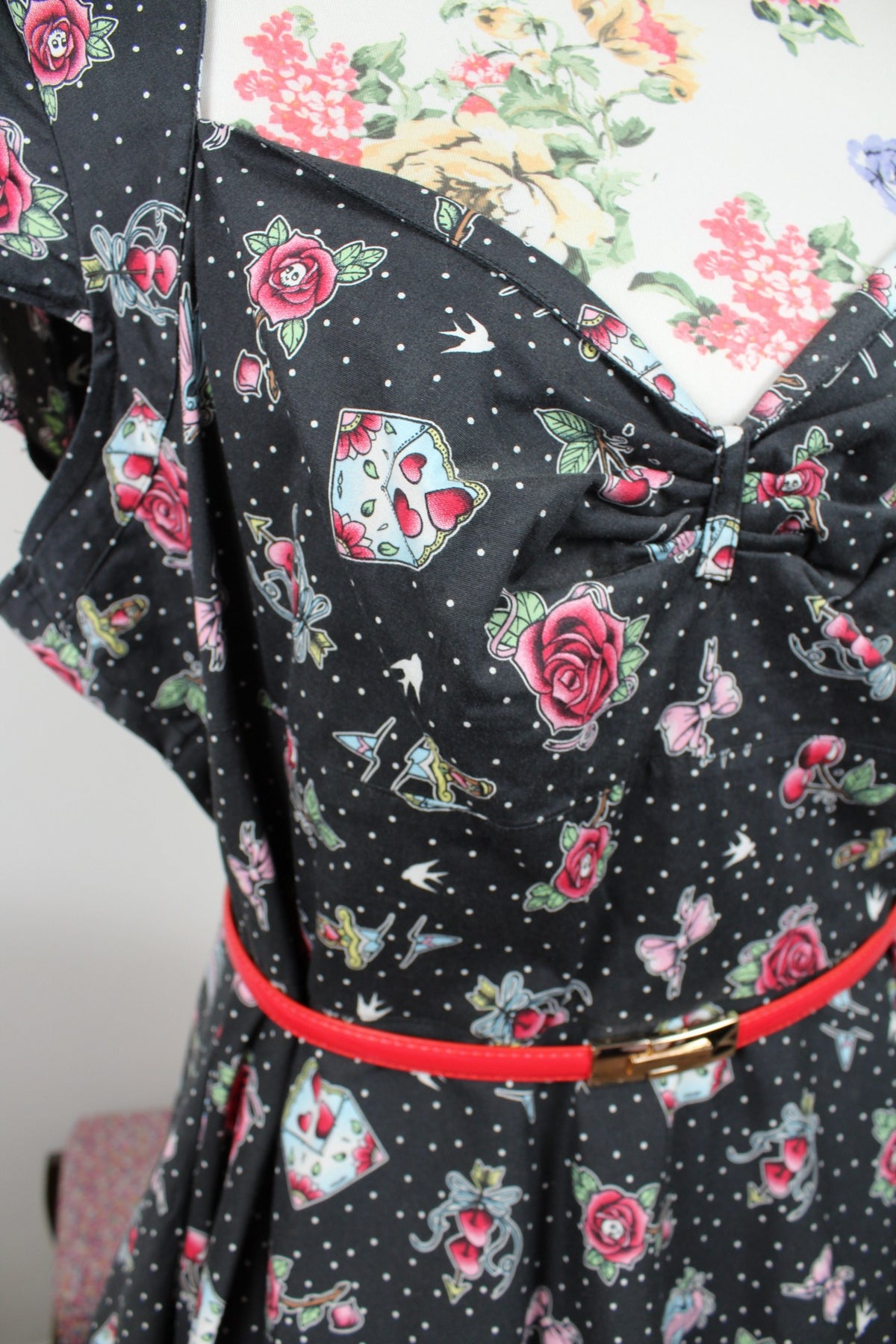 Robe pin-up/rockabilly Hell Bunny - pois, hirondelles & cerises - Taille 48
