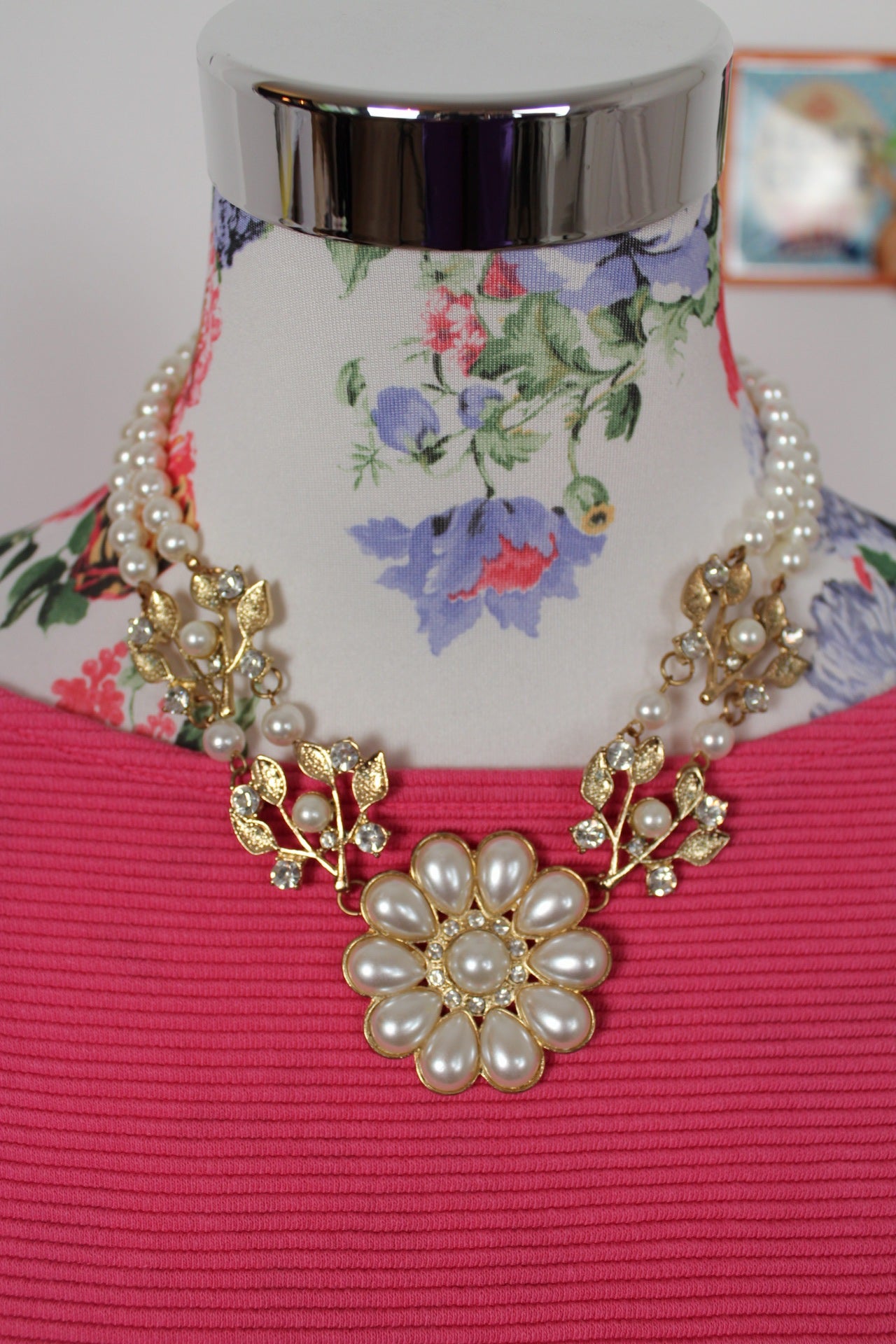 🌸🍒Collier fantaisie vintage années 80 - perles nacrées & fleurs dorées🍒🌸