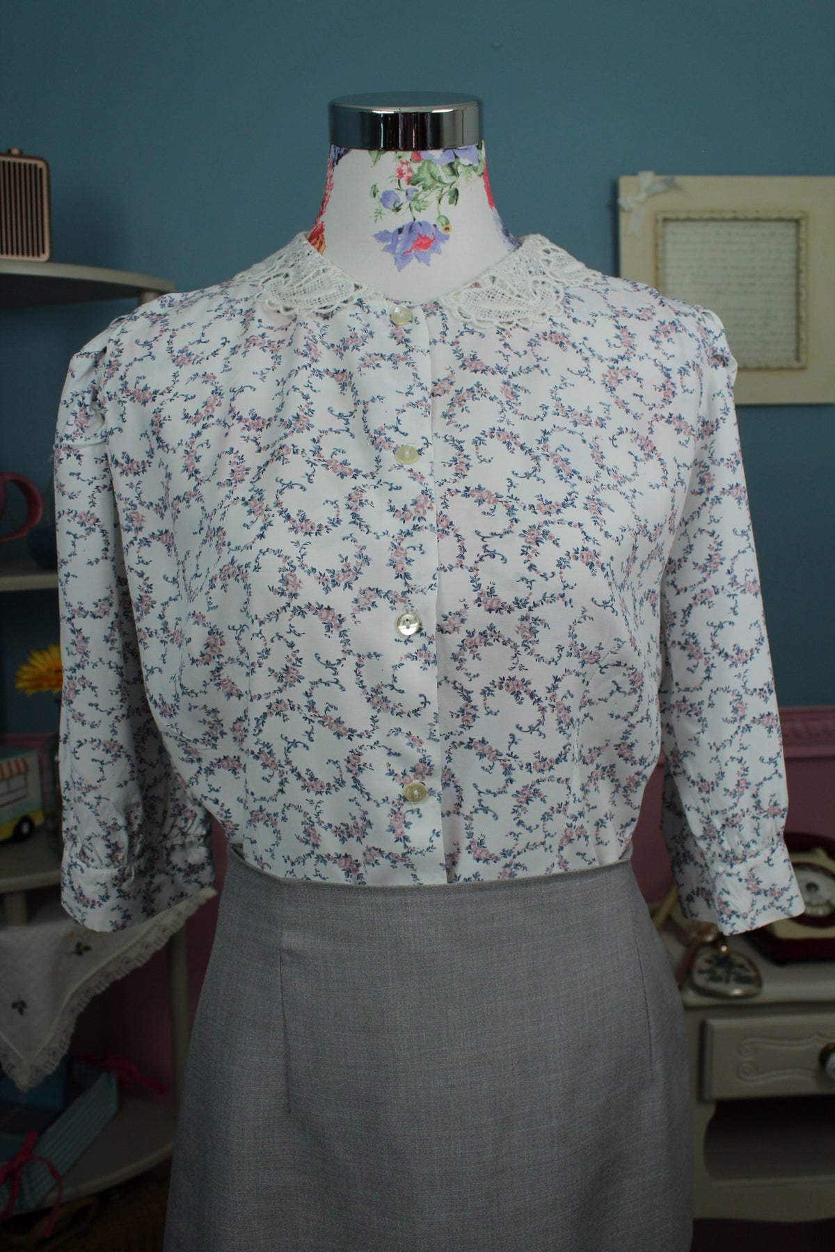 Blouse vintage col claudine en dentelle années 90 fleurie romantique - Taille 40/42