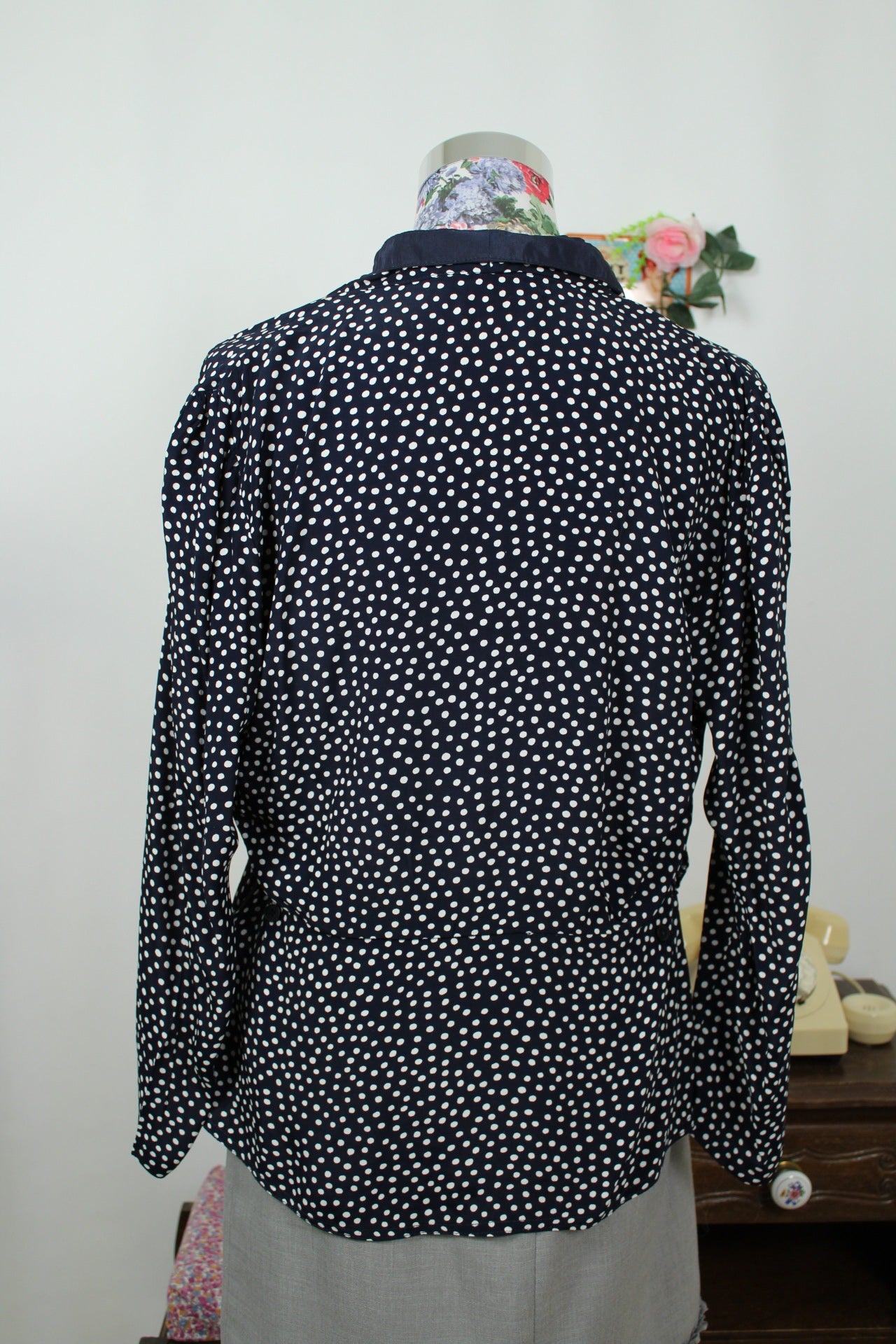 🌸🍒Blouse vintage 80's à pois pin-up - ourlet en V arrondi - Taille 40🍒🌸
