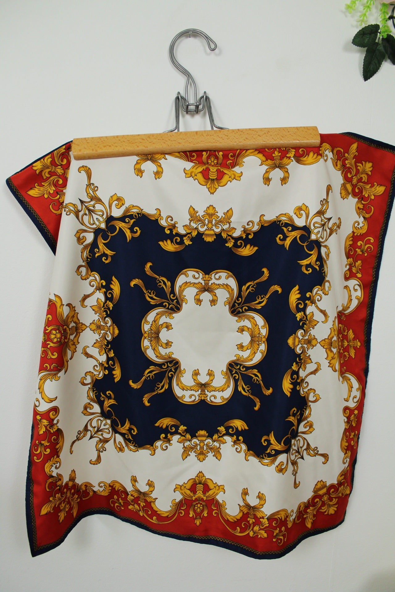 🌸🍒Foulard vintage 80/90's marine & rouge - dorures baroque preppy🍒🌸