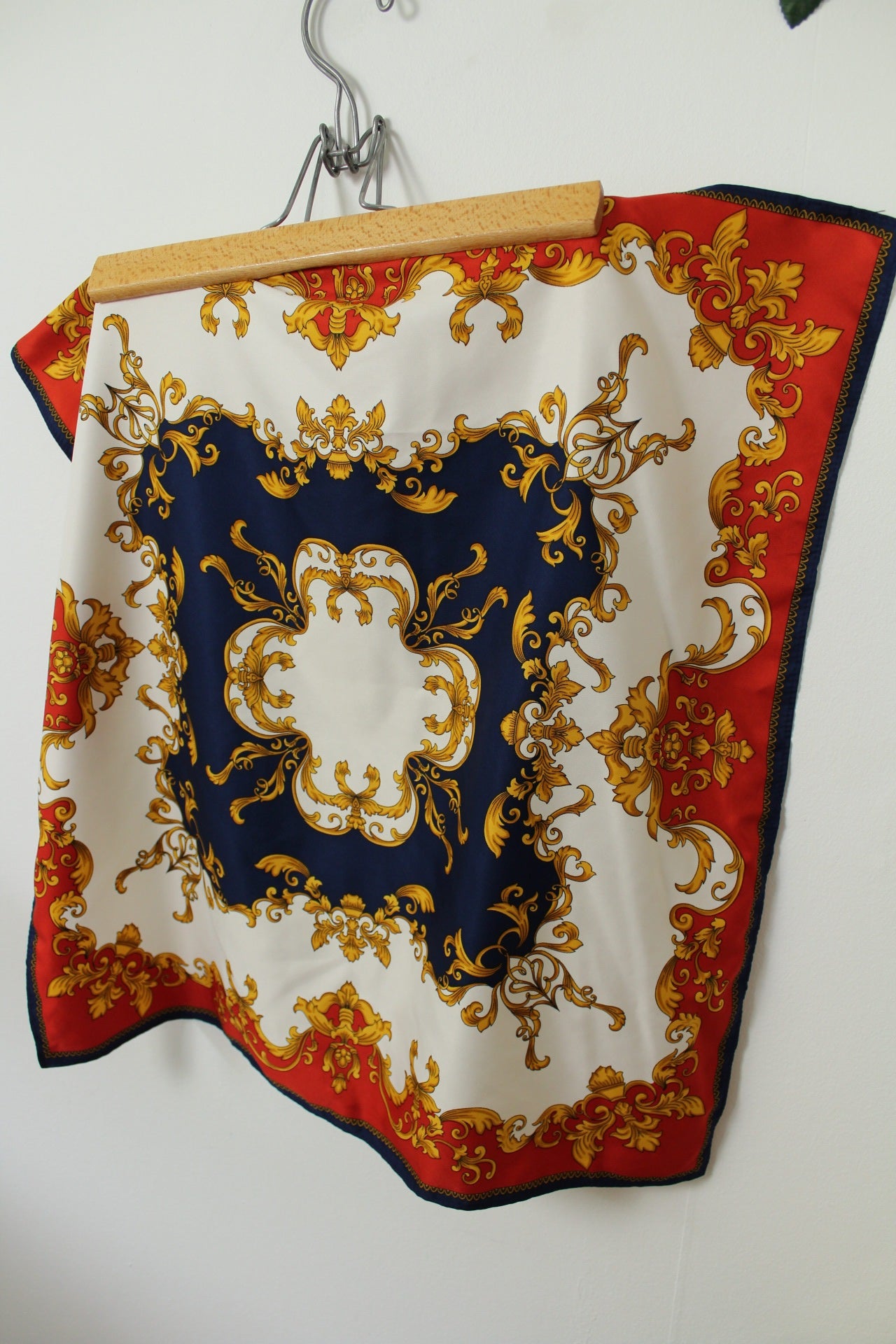 🌸🍒Foulard vintage 80/90's marine & rouge - dorures baroque preppy🍒🌸