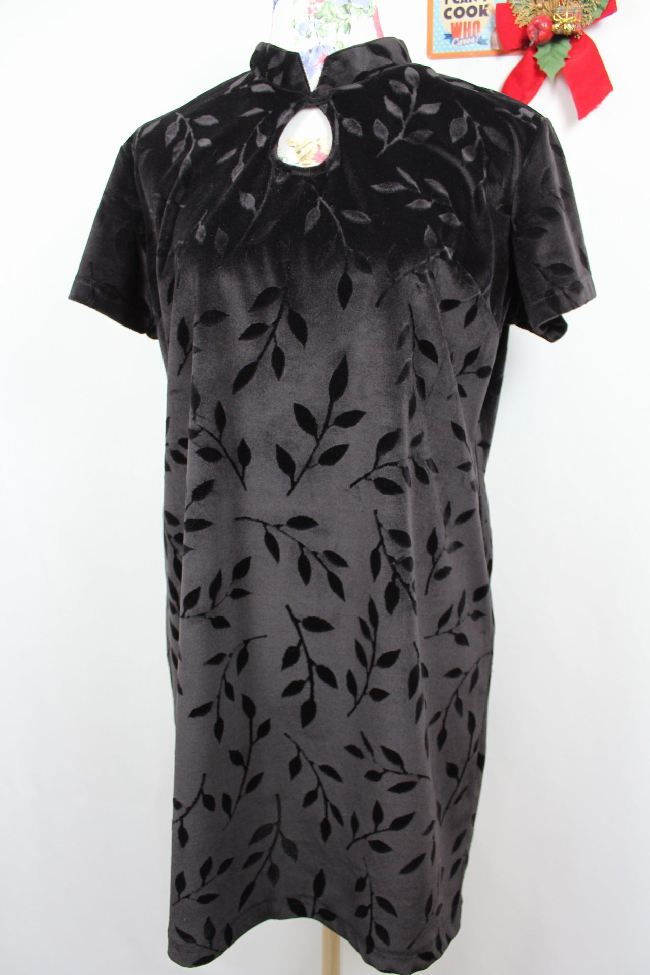 ✨Robe noire vintage années 90 en velours - feuillage en relief✨