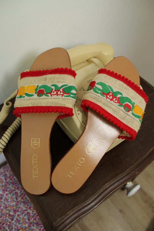 🌸🍒Claquettes ultra colorées - bande tissée brodée de légumes - pointure 39🍒🌸