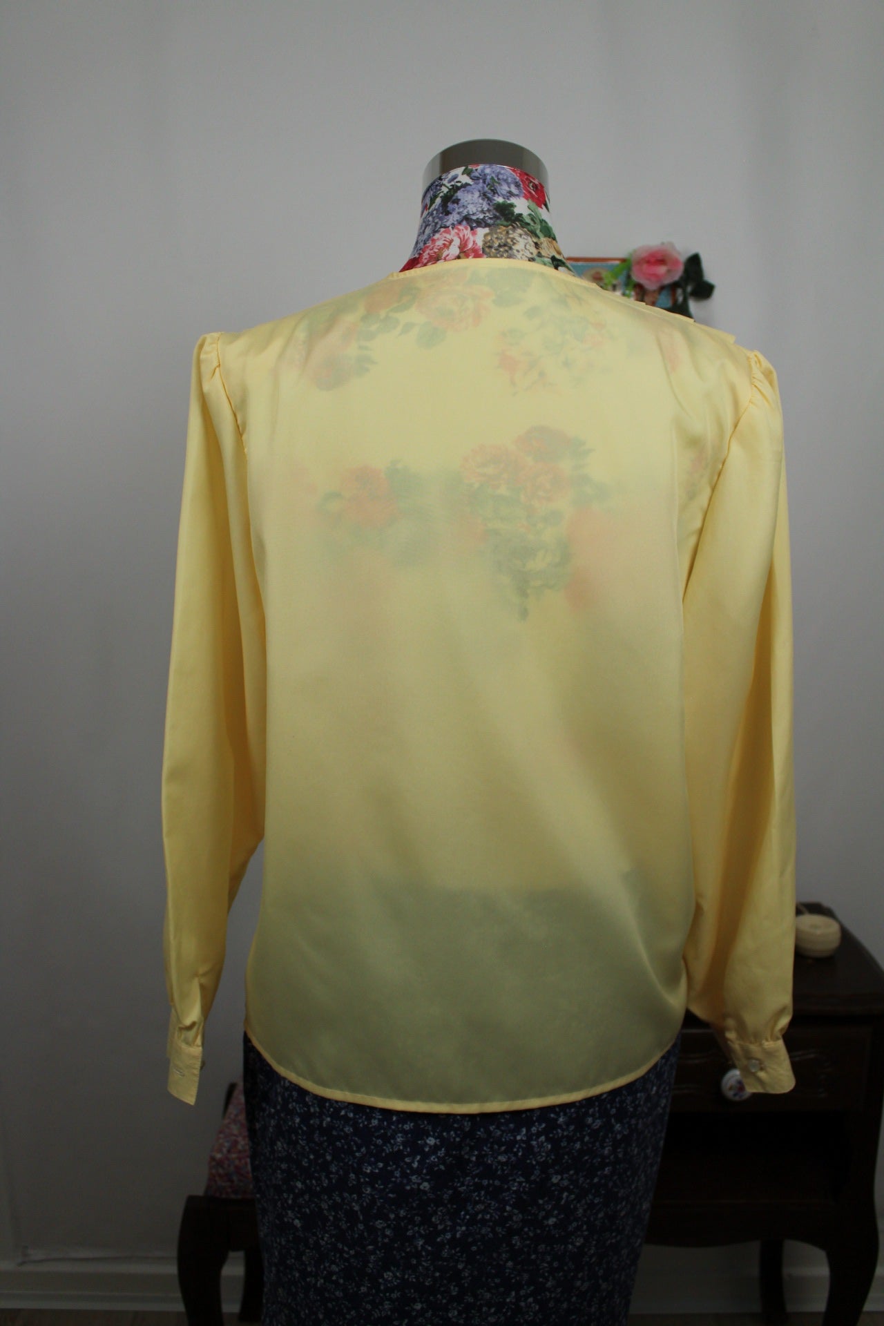 🌸🍒Blouse vintage 80's jaune doux - plastron fleuri & plis chic - Taille 40/42🍒🌸