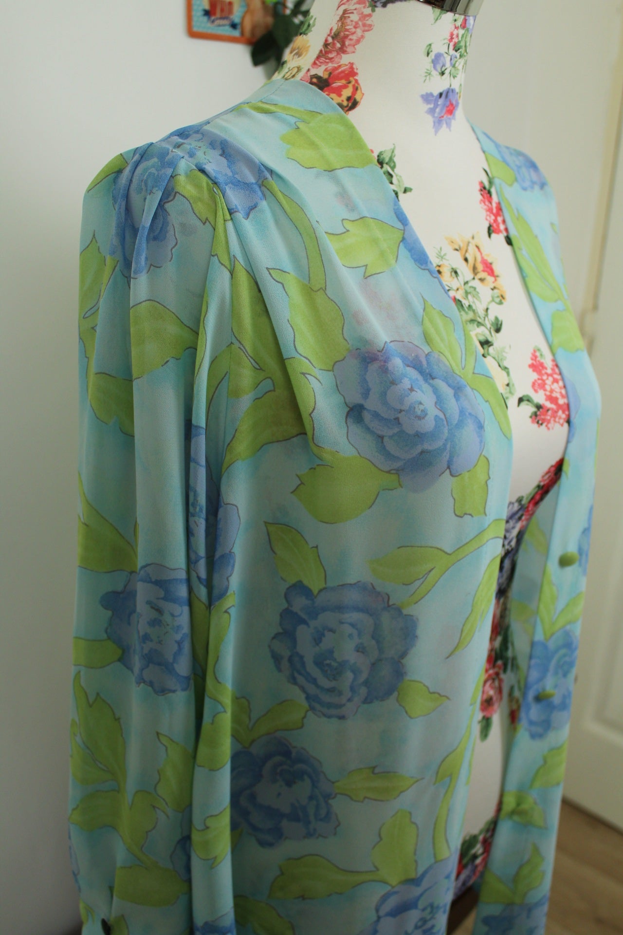 🌸🍒Cardigan léger vintage 90's fait main - fleurs tons pastel - pièce unique - Taille 40 à 44🍒🌸