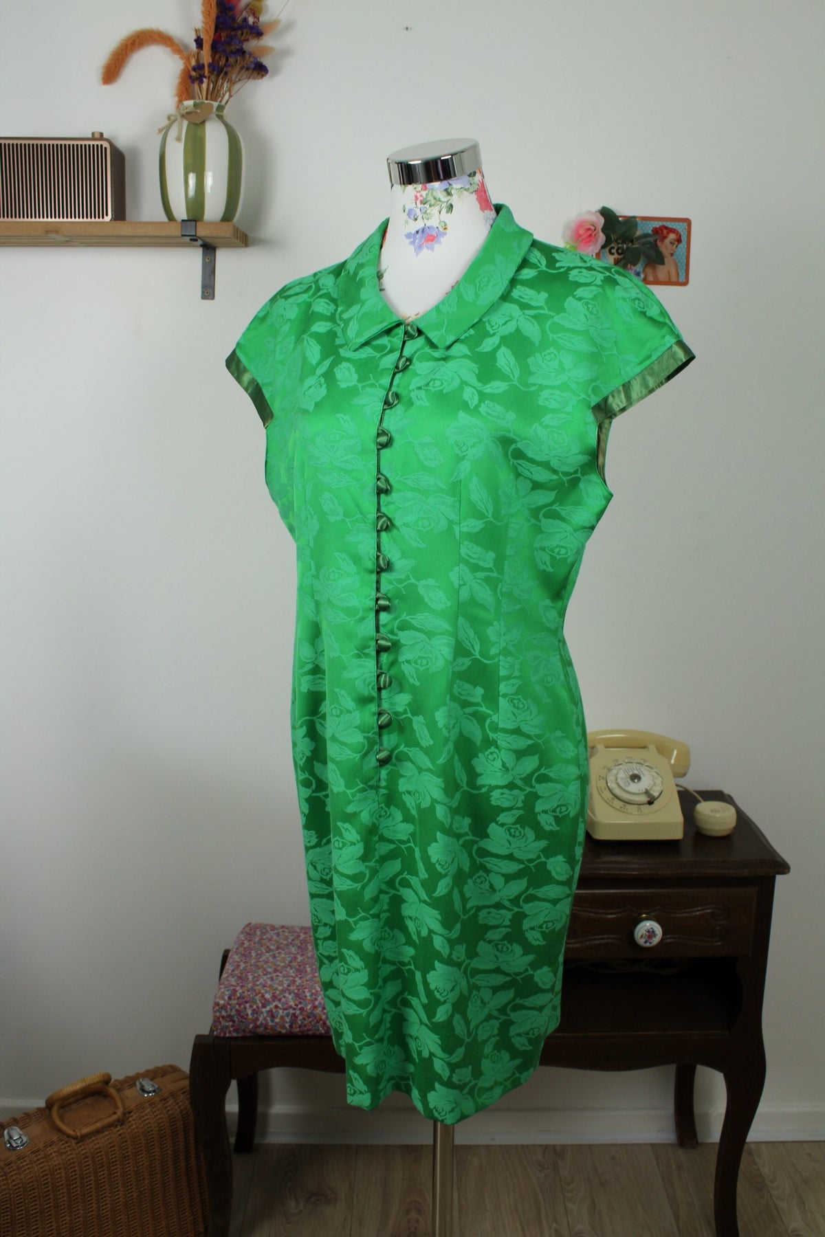 Robe vintage années 80/90 romantique vert satiné & roses ton sur ton - Taille 40