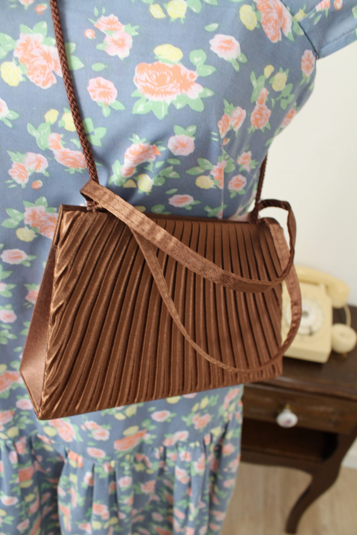🌸🍒Sac rétro bronze plissé style pin-up chic🍒🌸