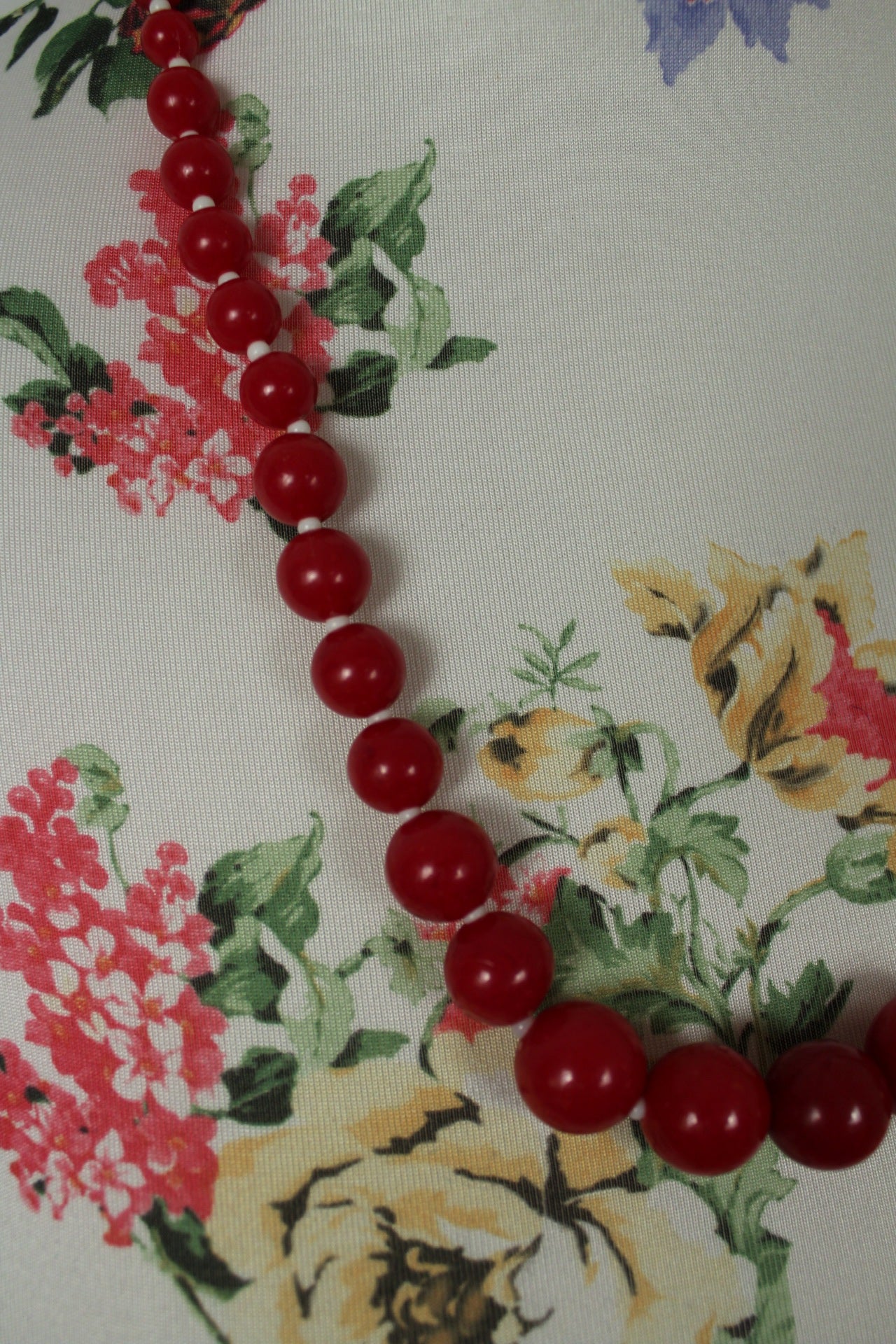 🌸🍒Collier vintage 80's long perles rouges🍒🌸