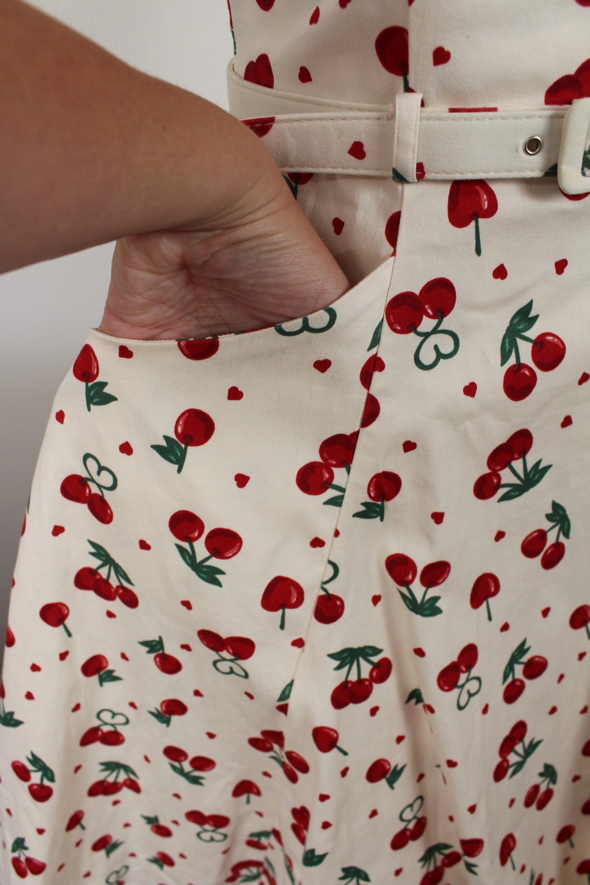 Robe pin-up/rockabilly Collectif crème motif cerises - Taille 34/36