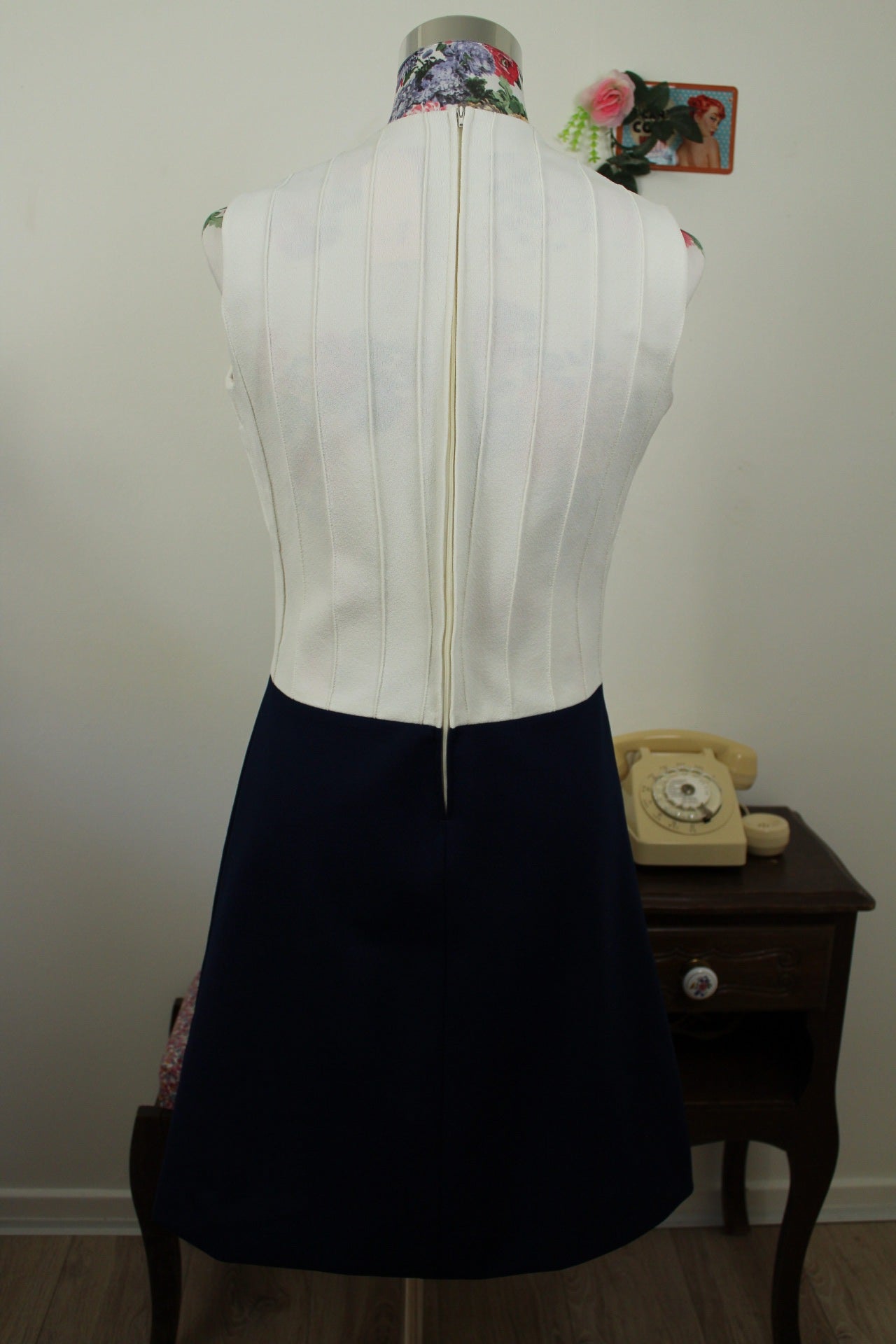 🌸🍒Robe vintage 60's blanche & marine chic - boutons nacrés - Taille 38🍒🌸