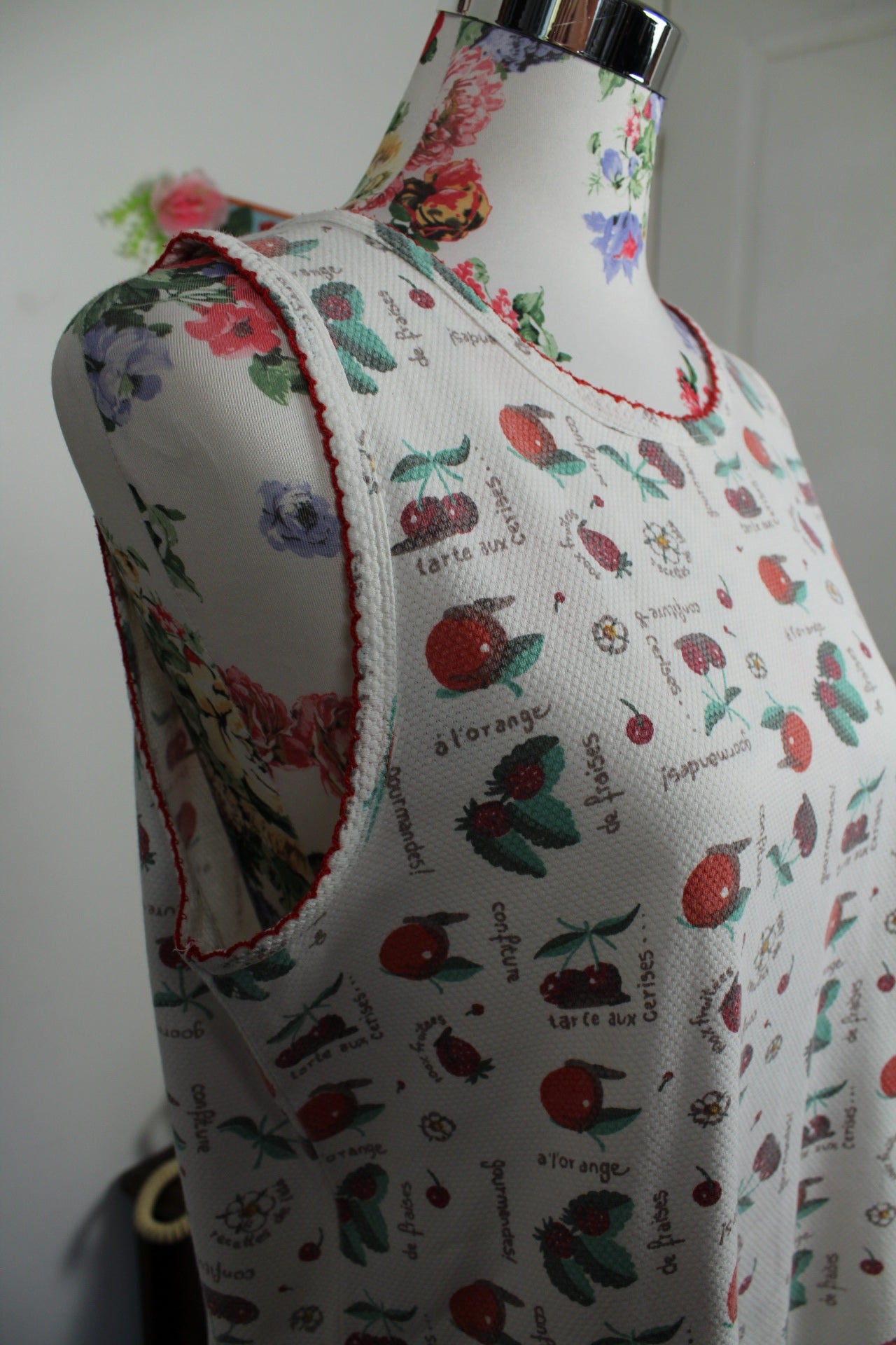 🌸🍒Débardeur vintage 70/80's fruits rouges & fleurs - Taille 40/42🍒🌸
