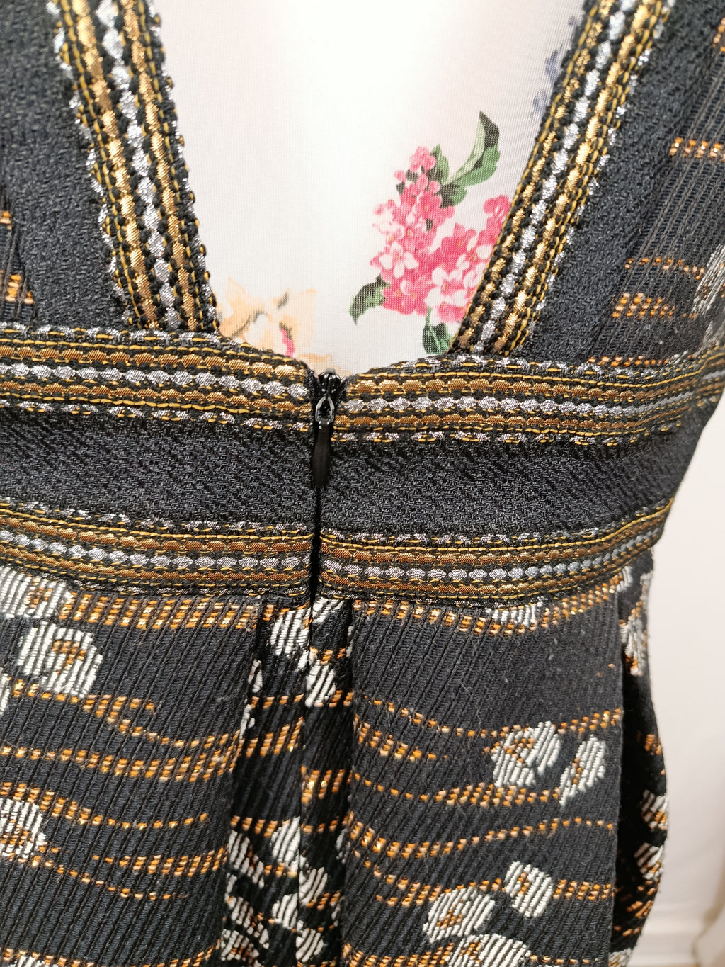 ✨Robe épaisse noire brodée or et argent - Maison 1.2.3 - style chic d'hiver✨