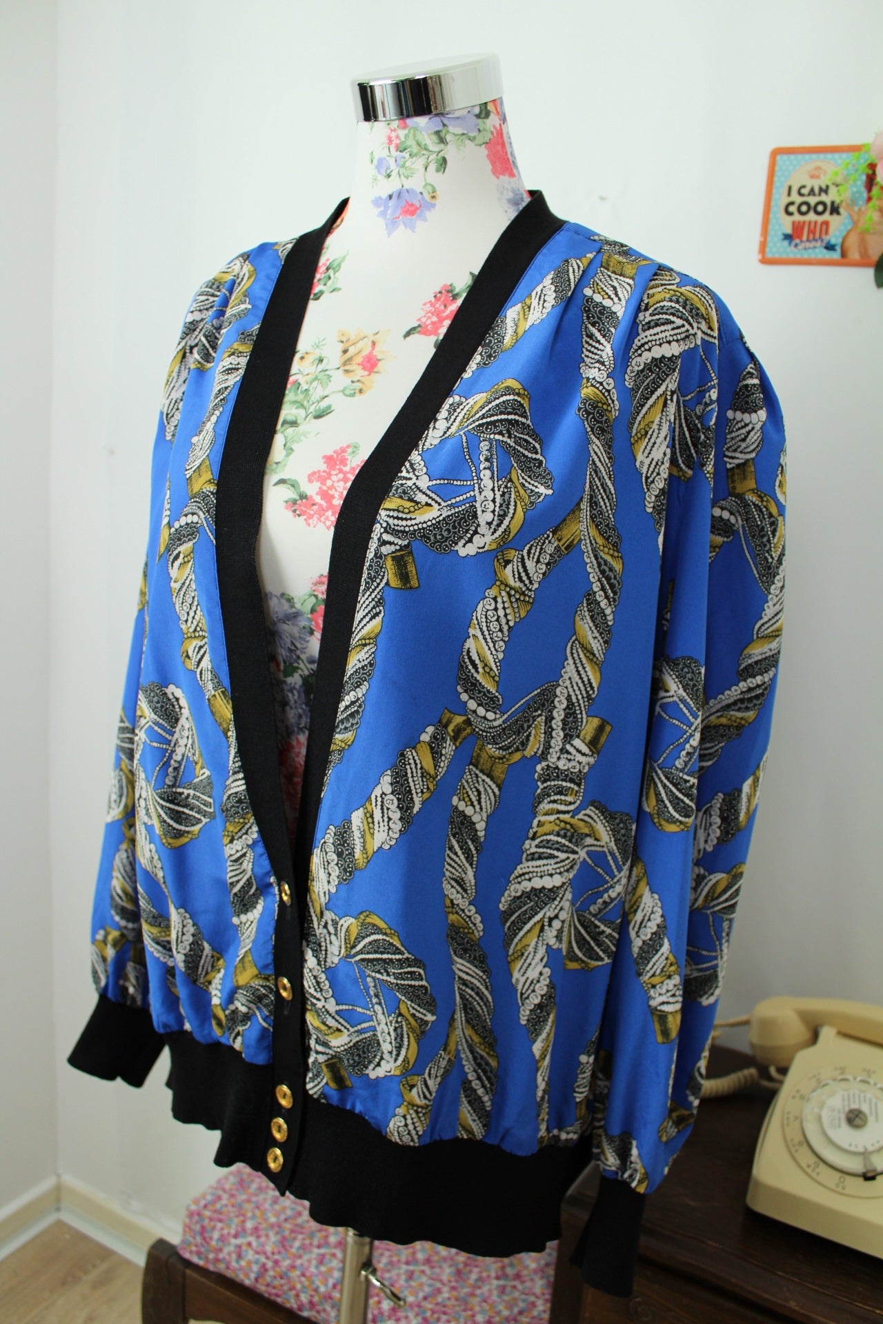 🌸🍒Veste/cardigan vintage 80's motif foulard chaînes - bourgeois chic/baroque - Taille 46 à 50🍒🌸
