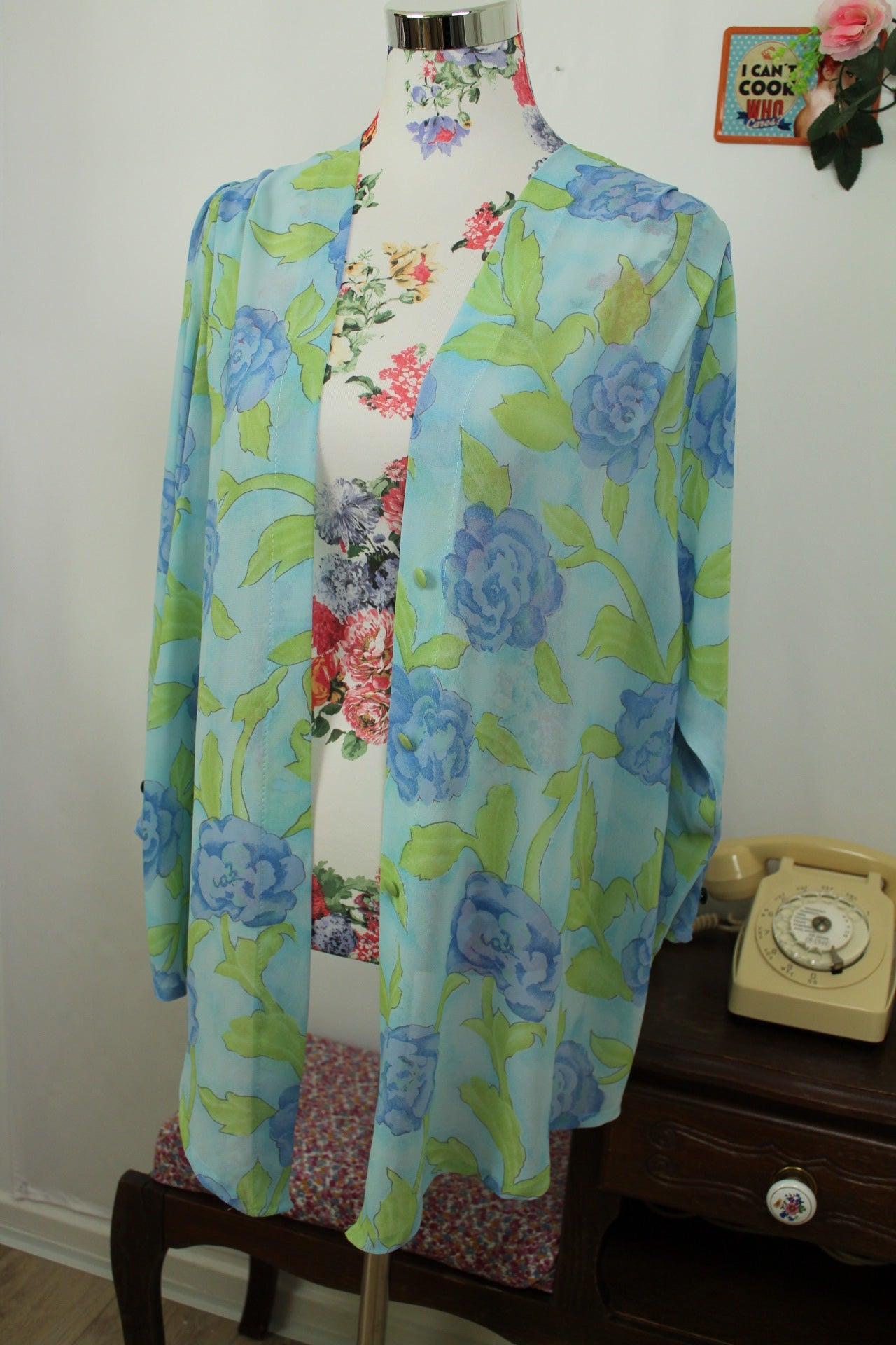 🌸🍒Cardigan léger vintage 90's fait main - fleurs tons pastel - pièce unique - Taille 40 à 44🍒🌸