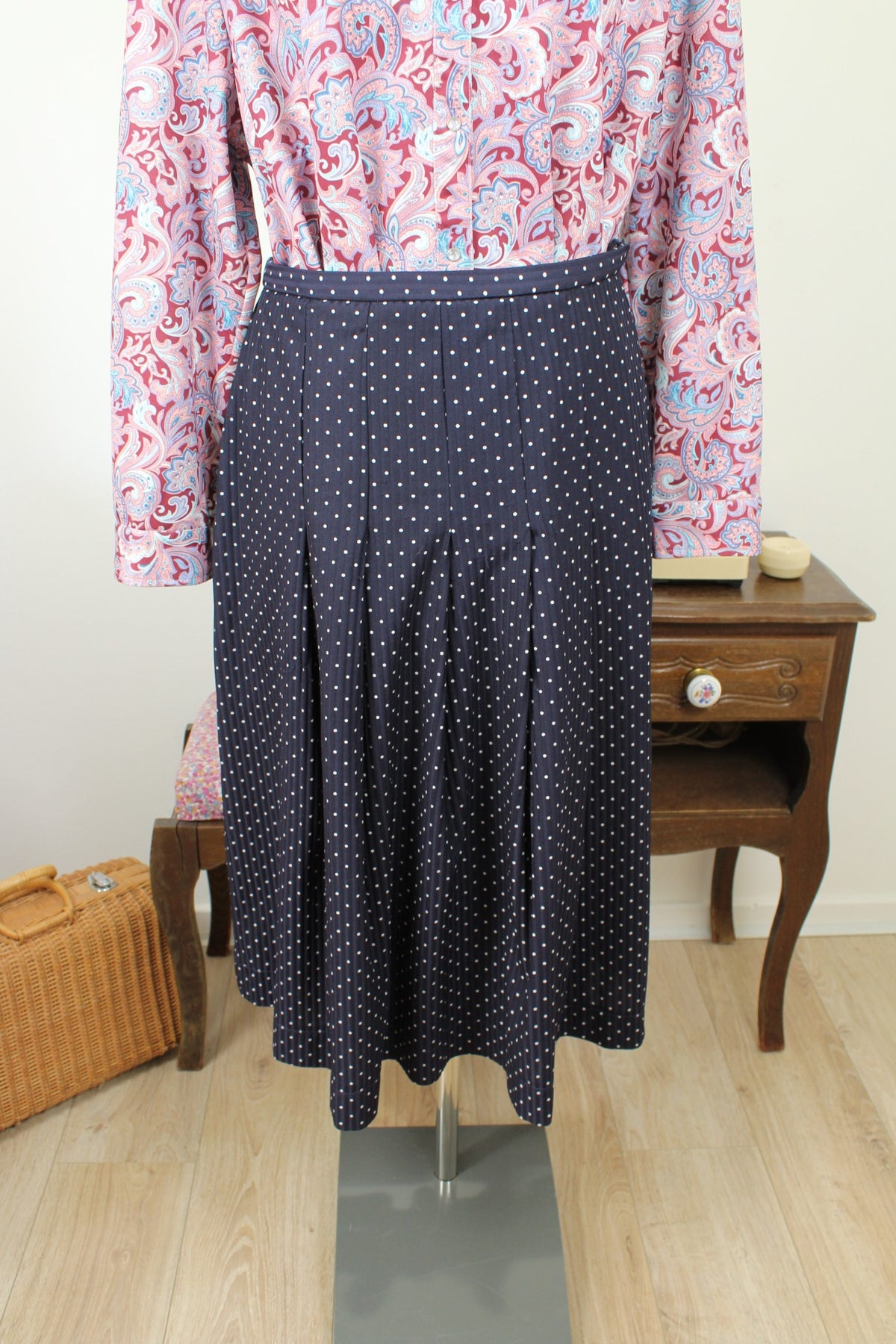 Jupe vintage années 80 plissée marine à pois blancs style pin-up - Taille 40/42