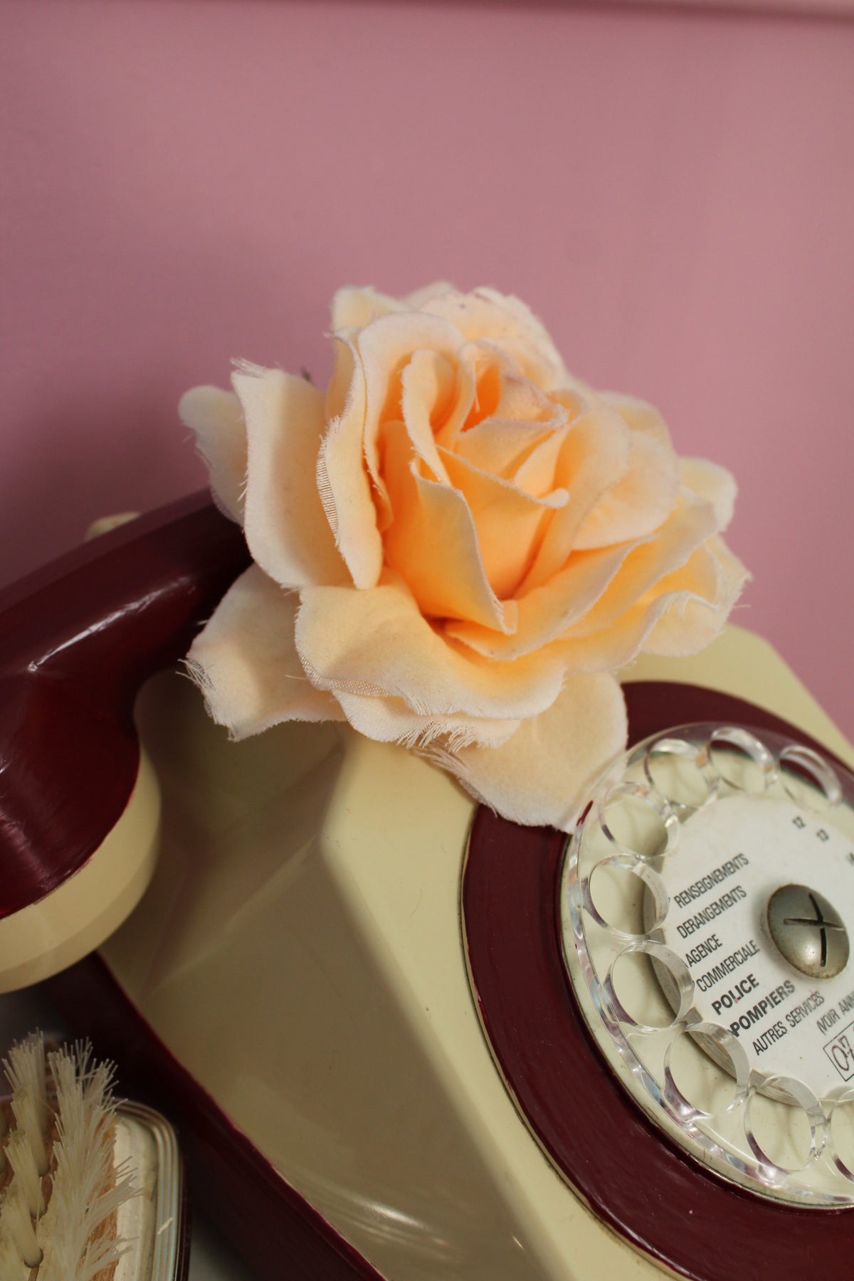 Broche/pince cheveux rétro rose beige style pin-up/rockabilly