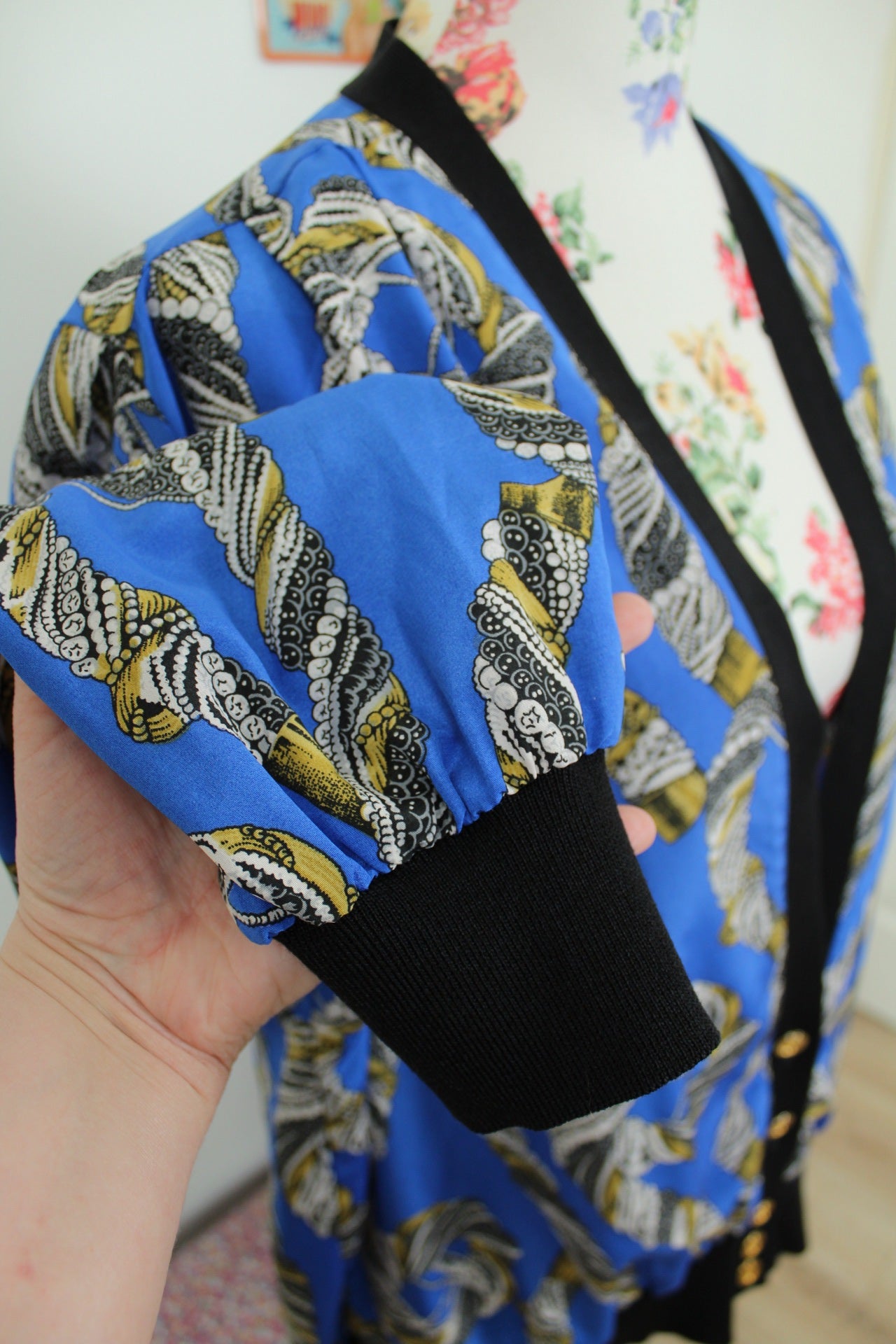🌸🍒Veste/cardigan vintage 80's motif foulard chaînes - bourgeois chic/baroque - Taille 46 à 50🍒🌸