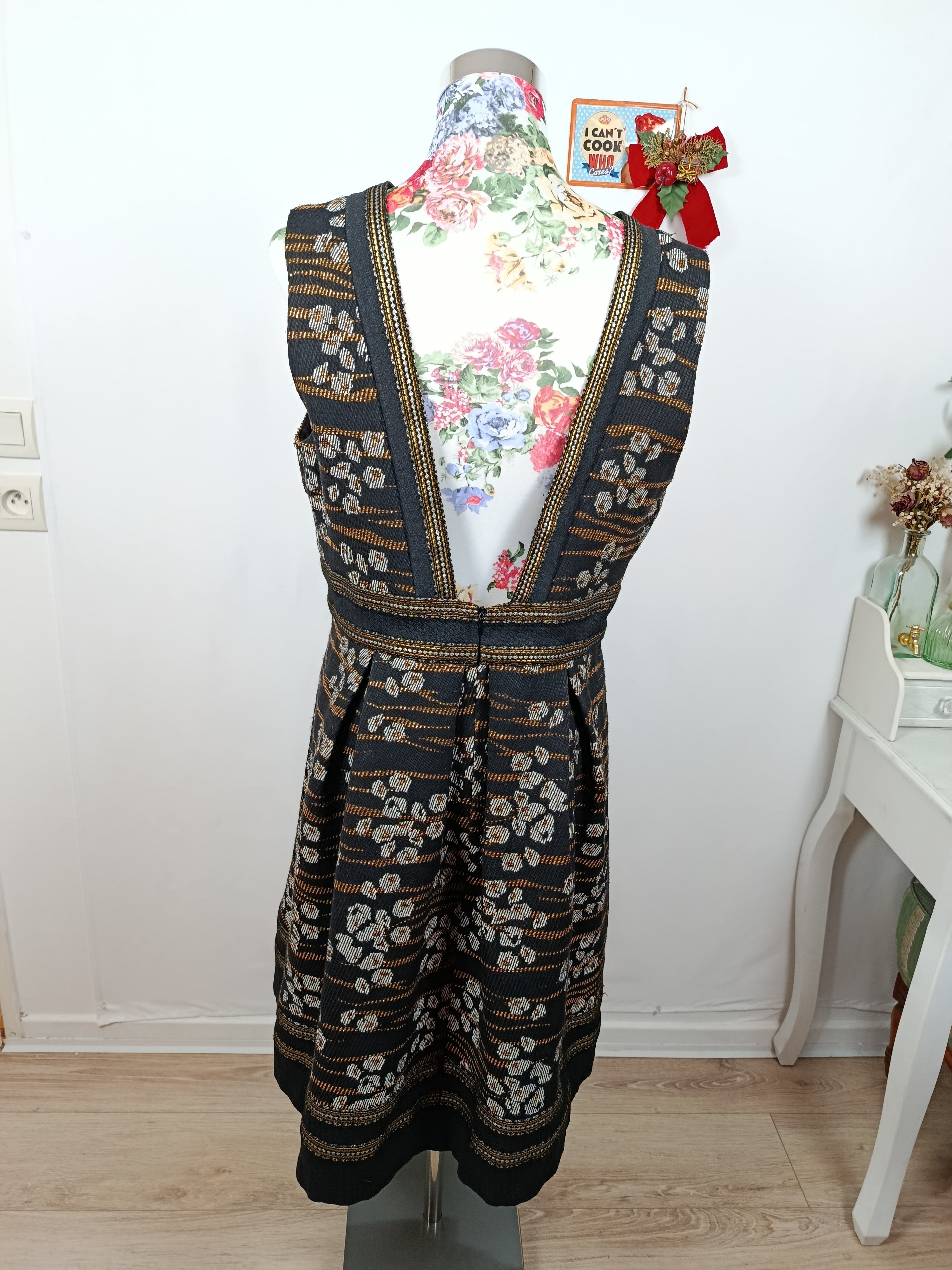 ✨Robe épaisse noire brodée or et argent - Maison 1.2.3 - style chic d'hiver✨