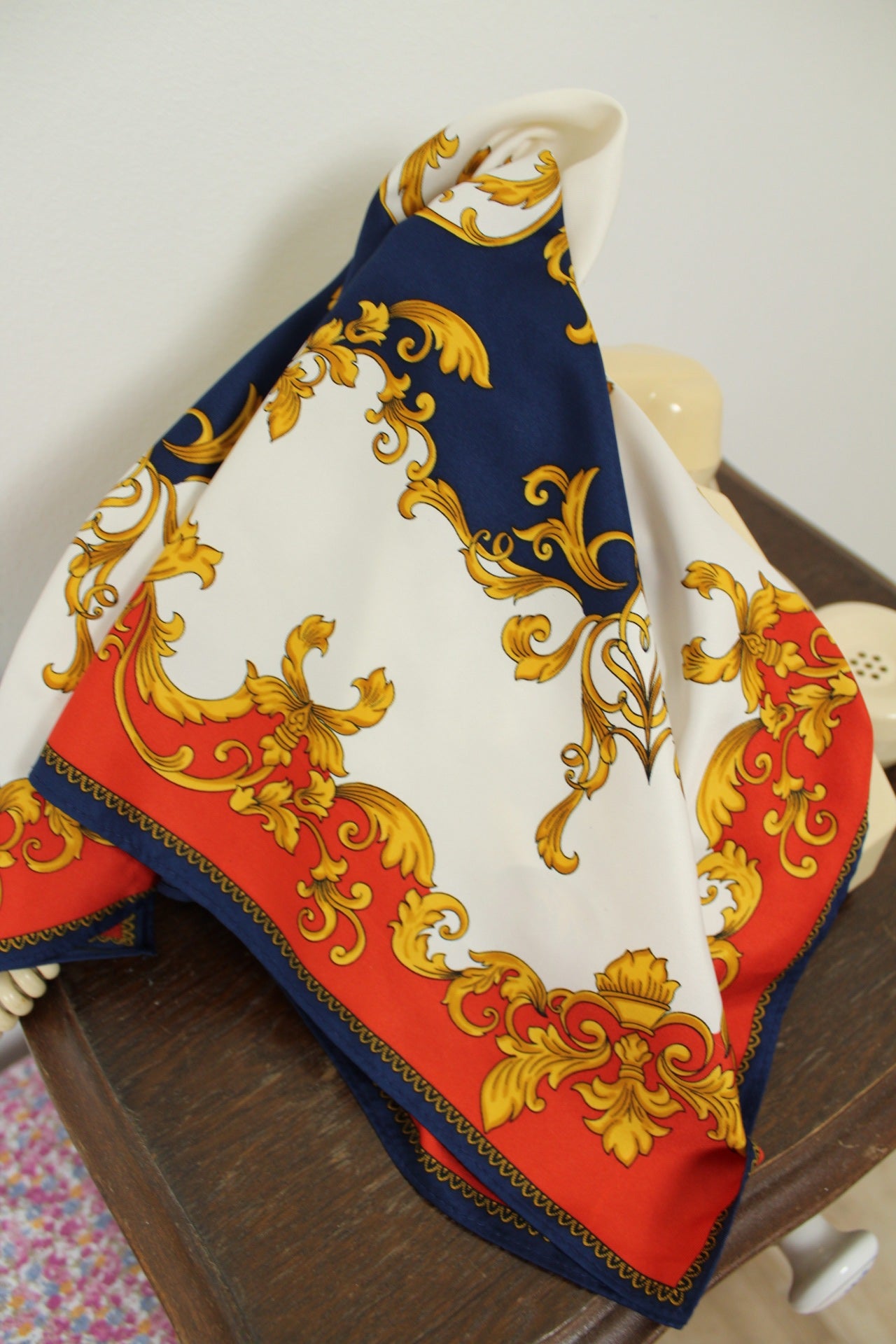 🌸🍒Foulard vintage 80/90's marine & rouge - dorures baroque preppy🍒🌸