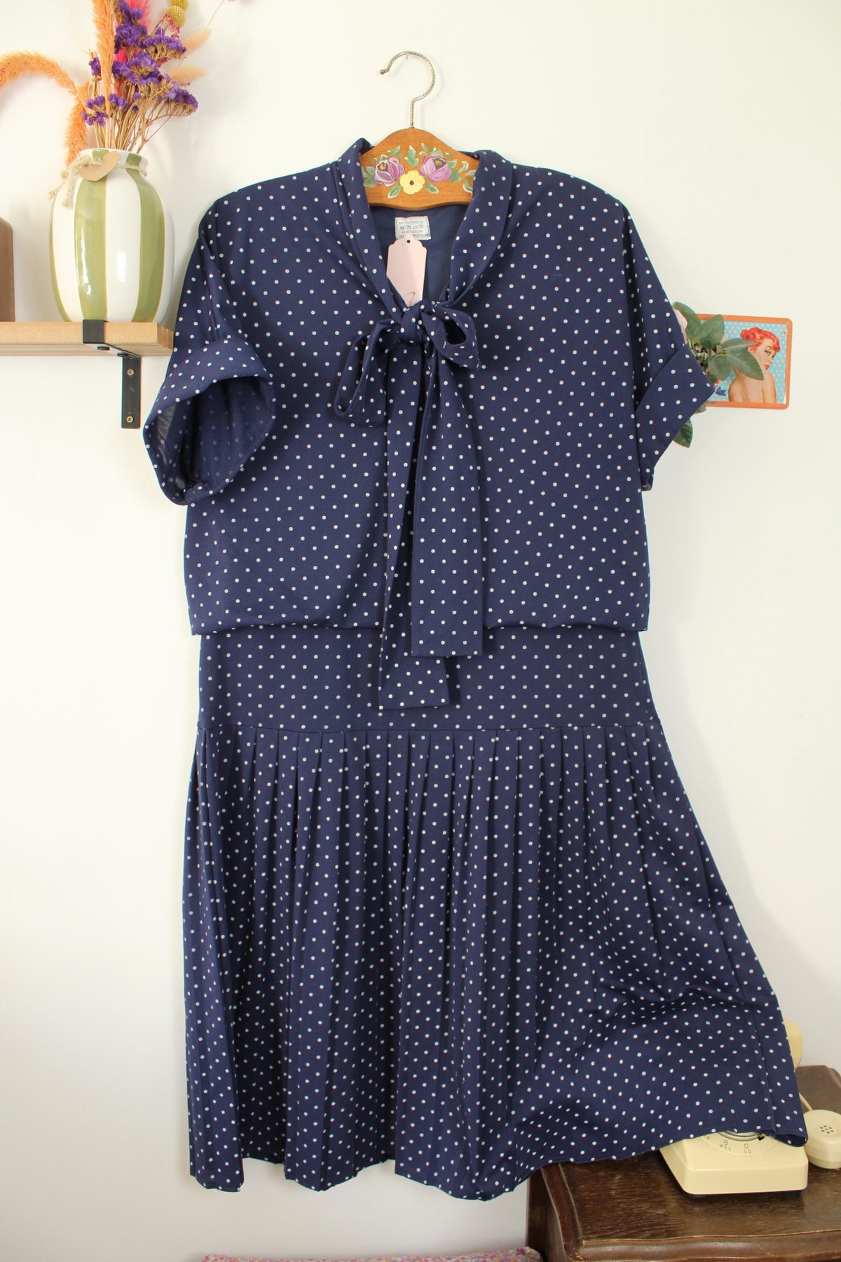Robe vintage années 80 pin-up/rockabilly bleu marine à pois & col lavallière - Taille 42/44