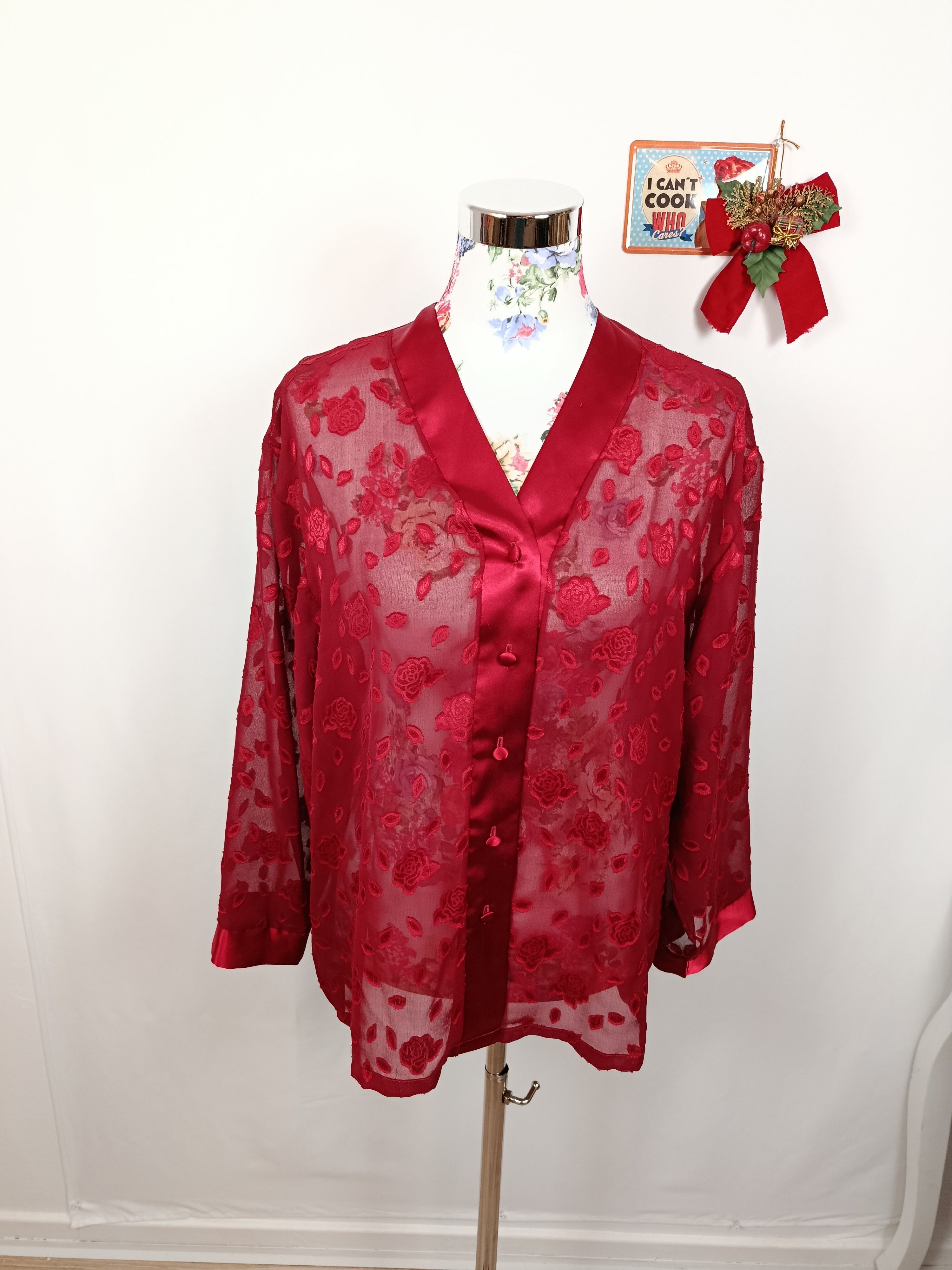 ✨Blouse vintage fleurie motifs roses et pétales - boutonnière satinée✨