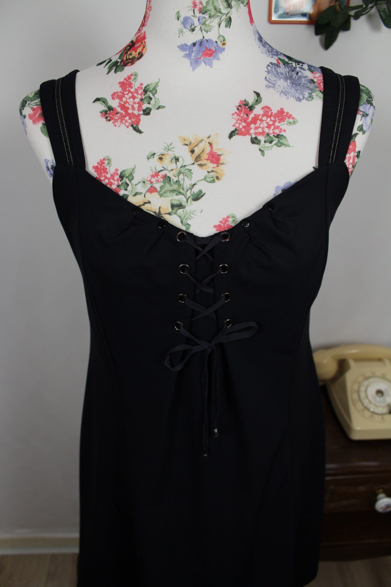 🍒🌸Robe noire Voodoo avec laçage corset - Taille 40🌸🍒
