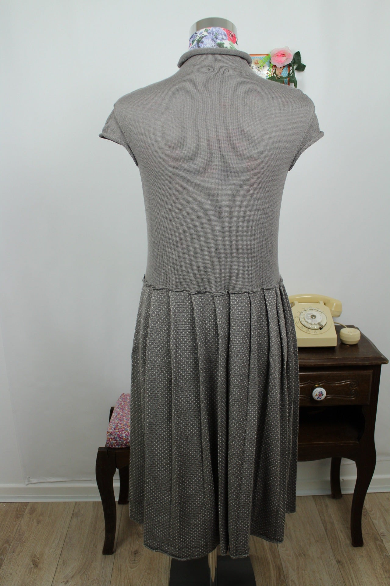 🌸🍒Robe grise en laine toute douce - jupe plissée à petits pois - Taille 38/40🍒🌸