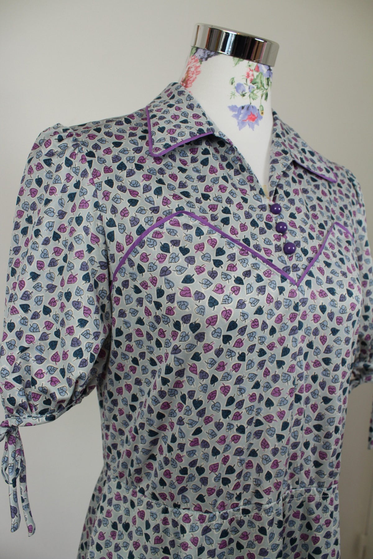 🌸🍒Robe vintage années 70 pin-up/rockabilly bleu ciel imprimé de petites feuilles - Taille 38🍒🌸