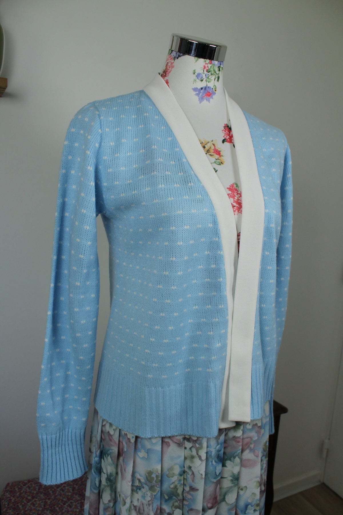 Cardigan pull vintage années 80 bleu ciel pep's à pois blanc - Taille 38