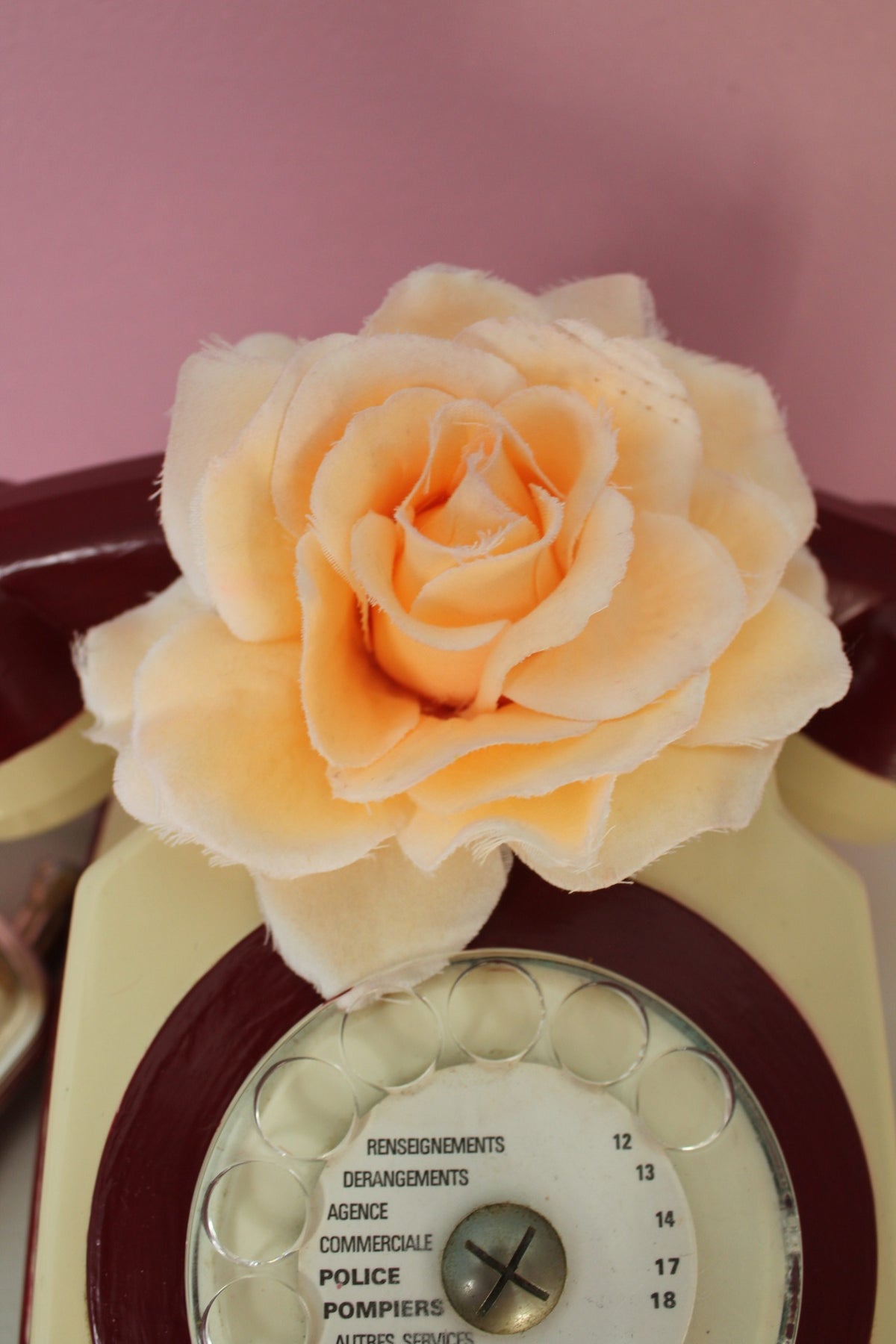 Broche/pince cheveux rétro rose beige style pin-up/rockabilly