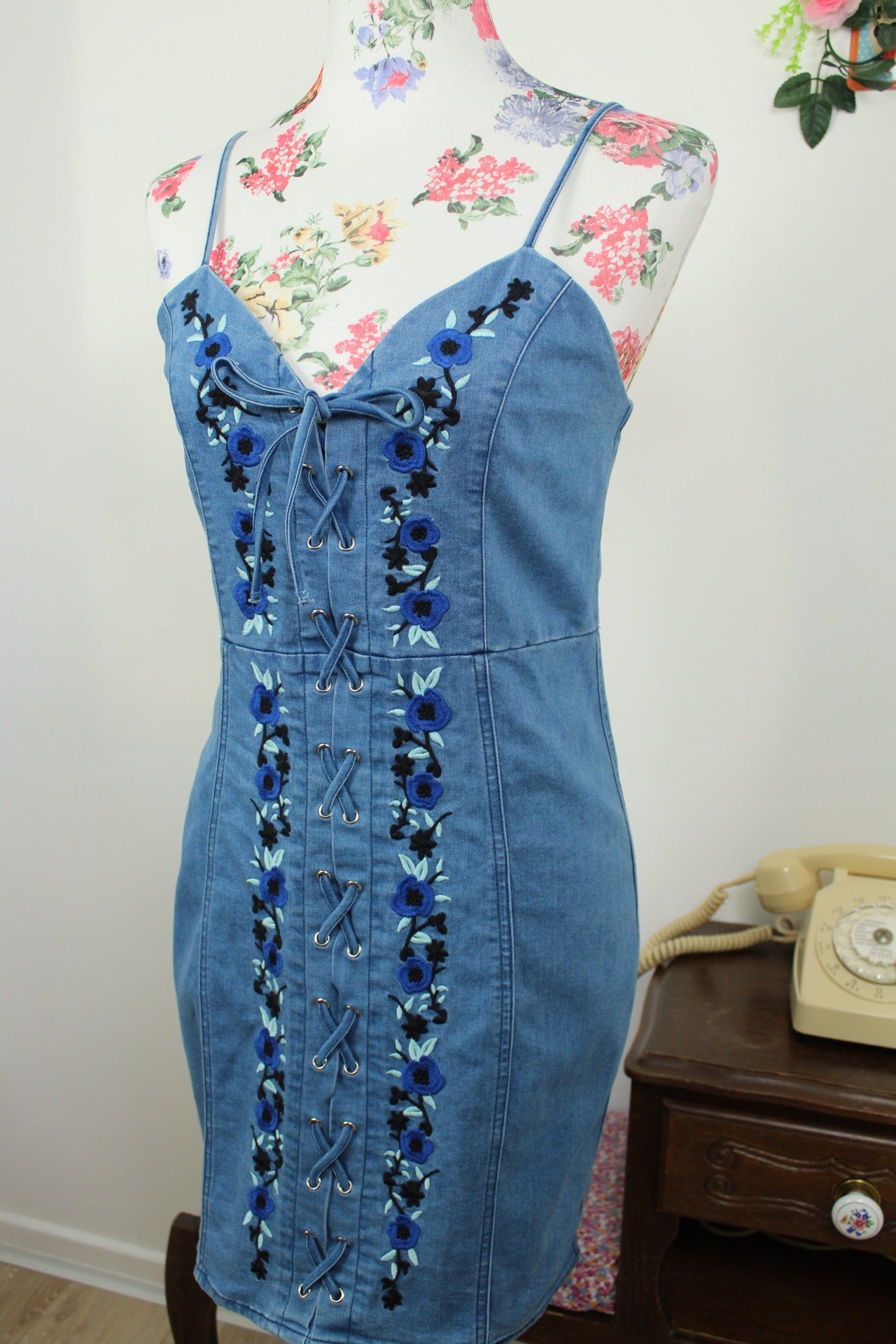 🌸🍒Robe en jean denim Y2k 2000's laçage & bordries florales - Taille 38🍒🌸