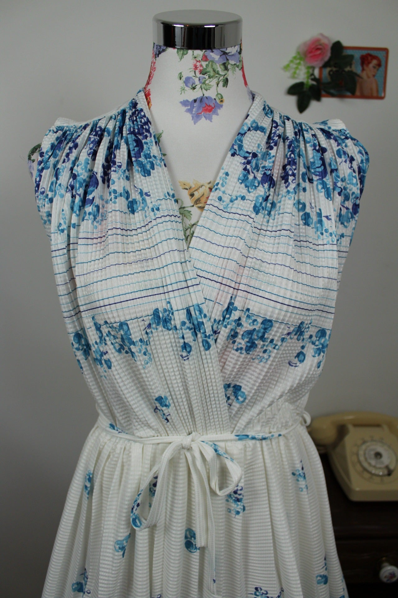 🌸🍒Robe plissée vintage 60/70's - motifs bulles d'eau - coupe pin-up esprit Marilyn - Taille 42/44🍒🌸