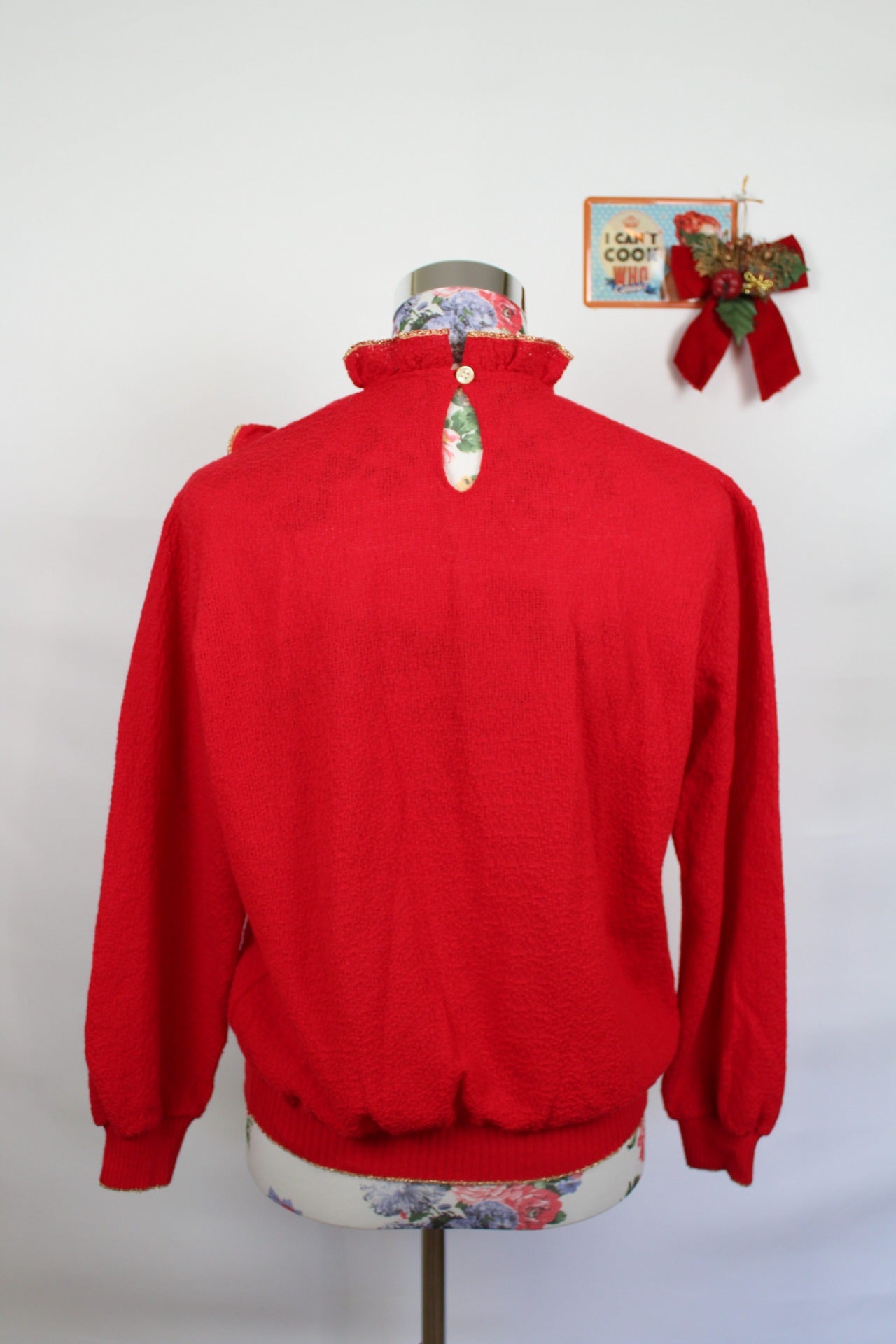 ✨Pull rouge vintage 80's à volants & fleurs brodées dorées - pull de fêtes ✨