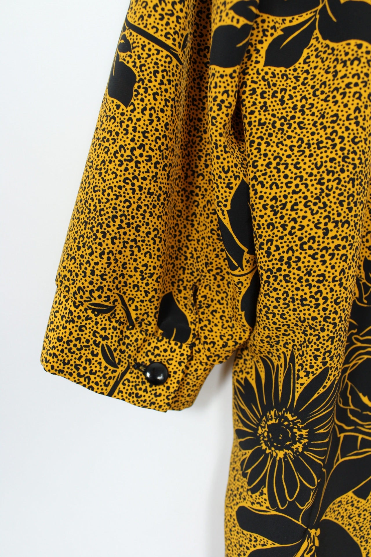 🌸🍒Chemise souple noire vintage 80/90's jaune moutarde à fleurs noires - Taille 46/48🍒🌸