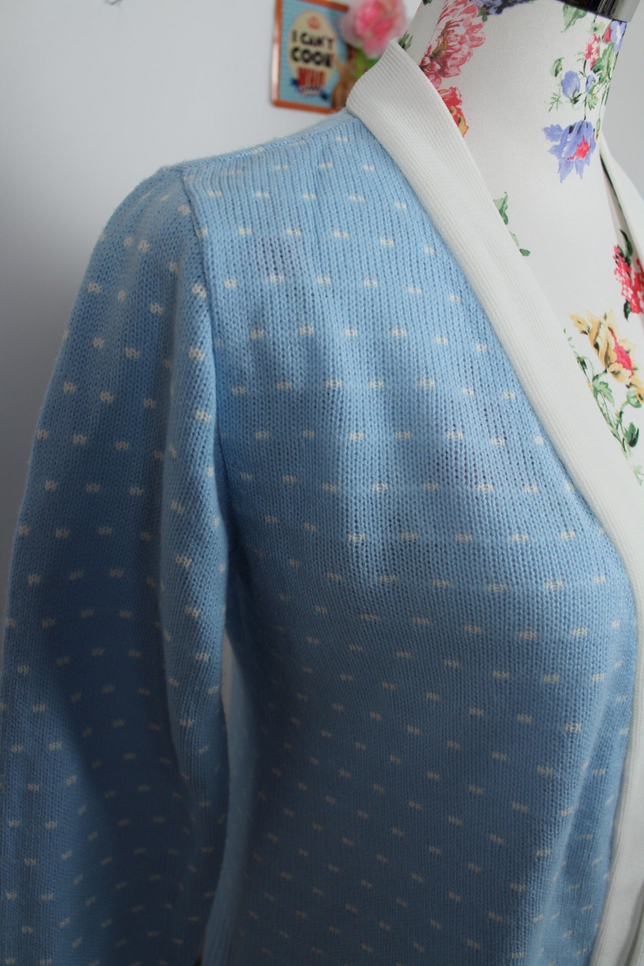 🌸🍒Cardigan vintage 80's bleu ciel à pois blanc pin up - Taille 38🍒🌸