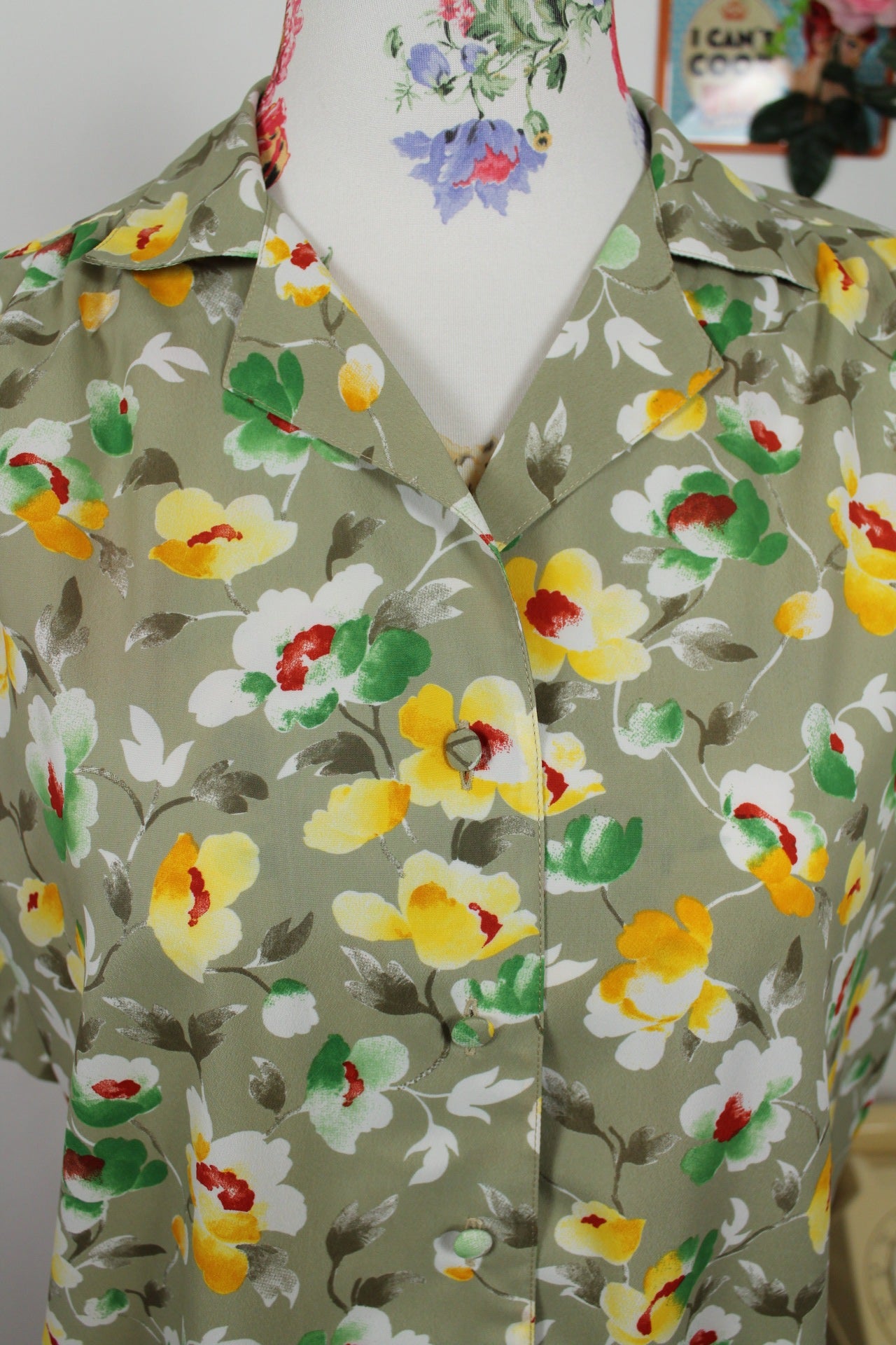 🌸🍒Chemise vintage 90's manches courtes kaki & fleurs jaunes lumineuses - Taille 40/42🍒🌸