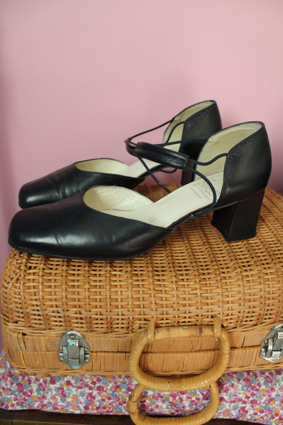 Babies à talon carré vintage années 80/90 en cuir marine - pointure 40