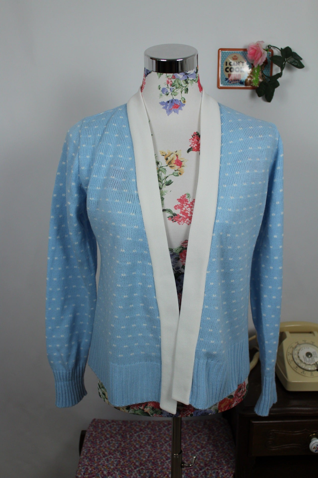 🌸🍒Cardigan vintage 80's bleu ciel à pois blanc pin up - Taille 38🍒🌸
