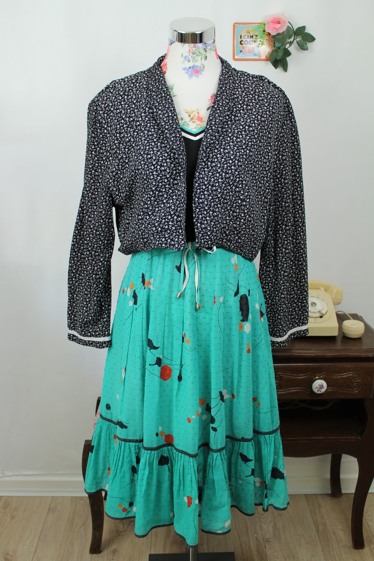 🌸🍒Boléro vintage 90's noir imprimé de petites fleurs liberty bohème - Taille 38 à 42🍒🌸