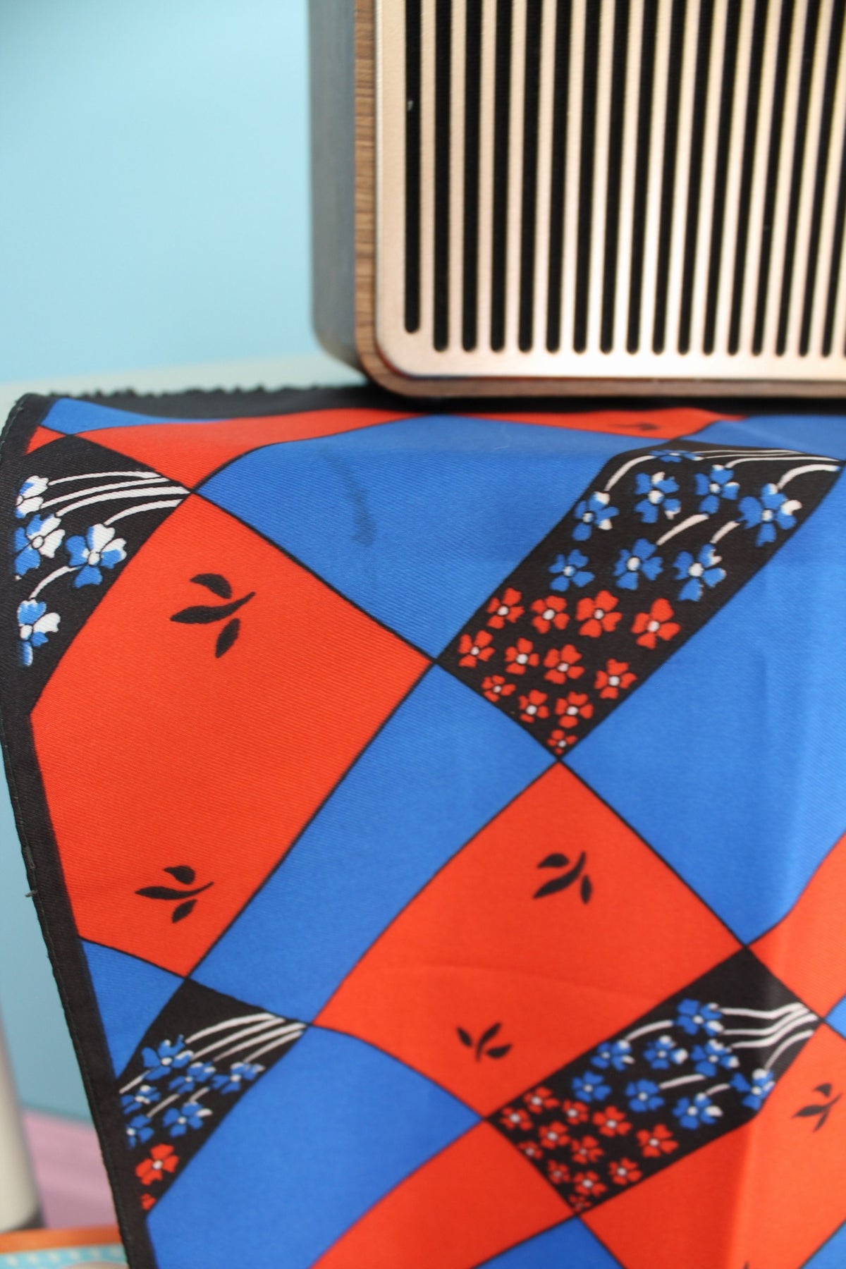 Foulard vintage années 70 carreaux bleus & rouges pep's fleuris