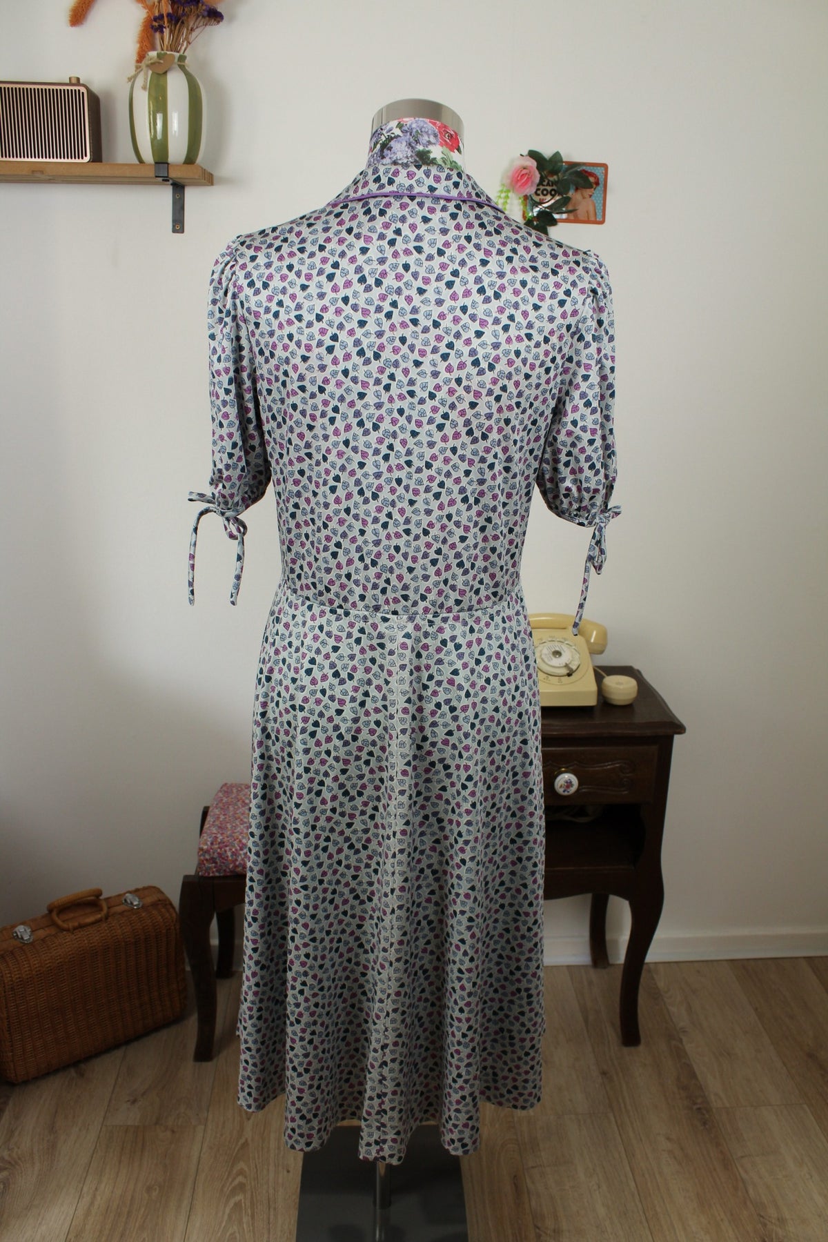 🌸🍒Robe vintage années 70 pin-up/rockabilly bleu ciel imprimé de petites feuilles - Taille 38🍒🌸