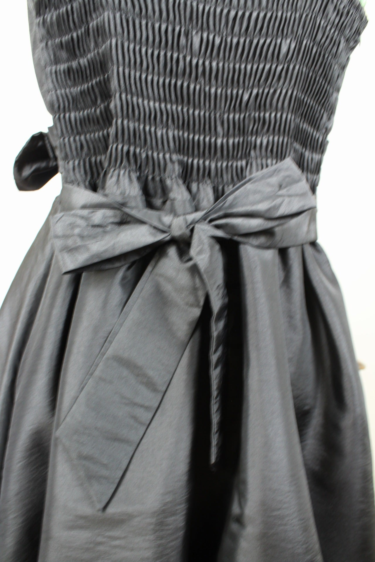 🌸🍒Robe noire satinée dark romance - nœud & jupon intégré - Taille 38/40🍒🌸