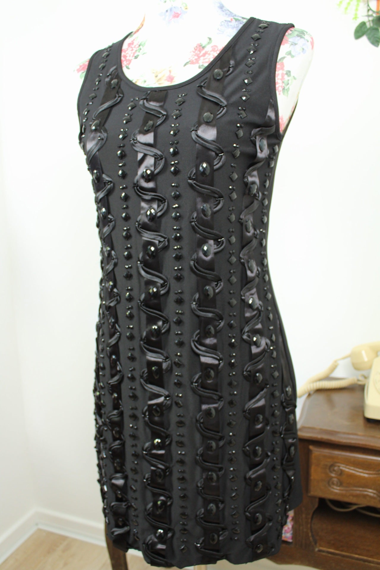 🌸🍒Robe 2000's dark romantique perles & rubans satinés - Taille 36/38🍒🌸