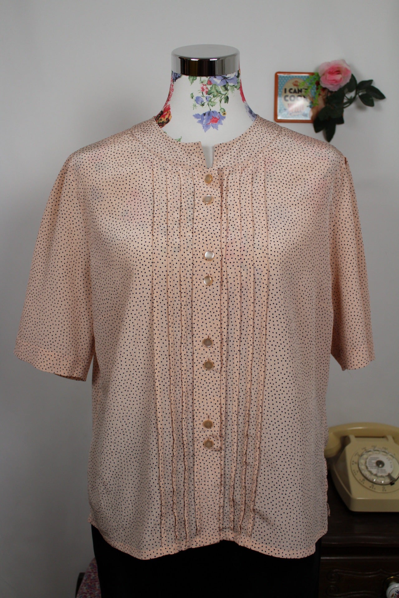 🌸🍒Blouse vintage 80's satinée rose pâle à pois marines style pin-up/rockabilly - T.42/44🍒🌸