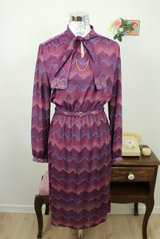 🌸🍒Robe vintage 70/80's violette zig zag preppy chic col lavallière - Taille 38/40🍒🌸