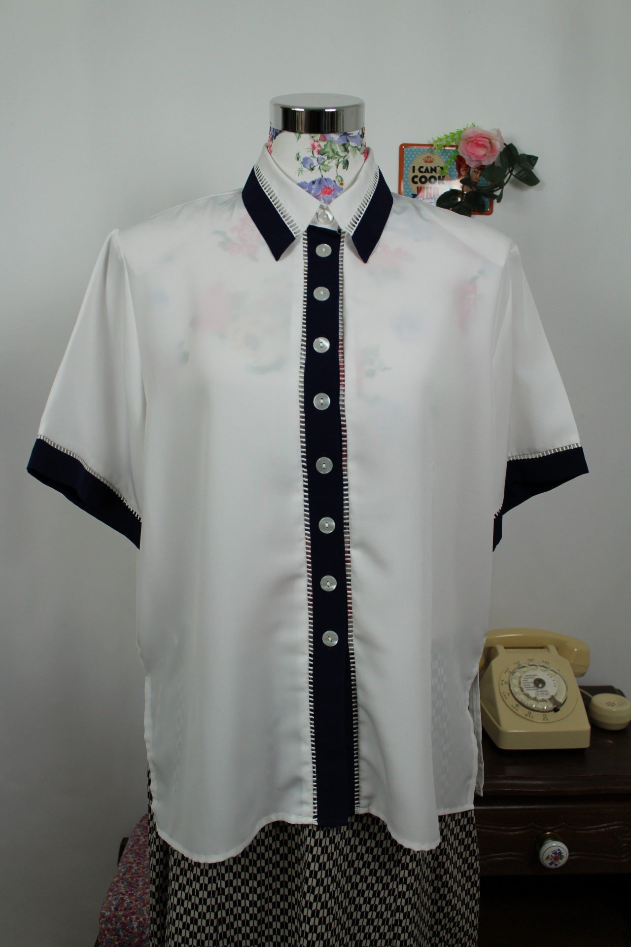 🌸🍒Chemise manches courtes vintage 90's blanche contrastée marine esprit Navy - Taille 42/44🍒🌸
